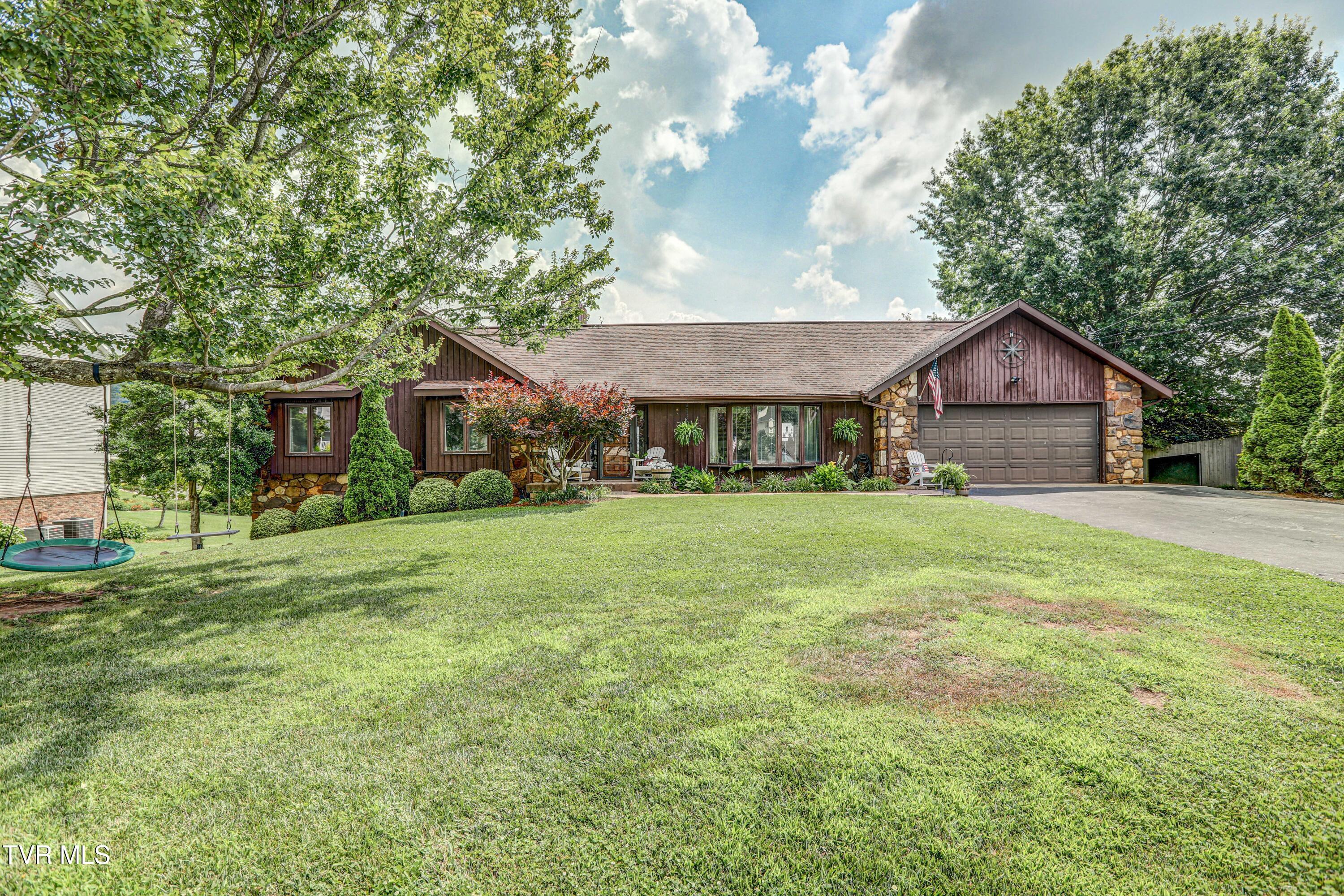 400 Heatherview Court Property Photo 1