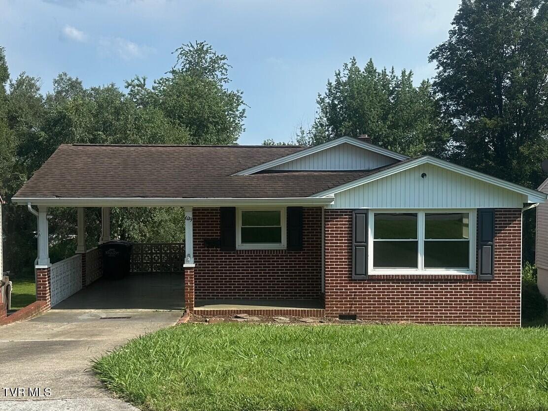 629 Jackson Street Property Photo