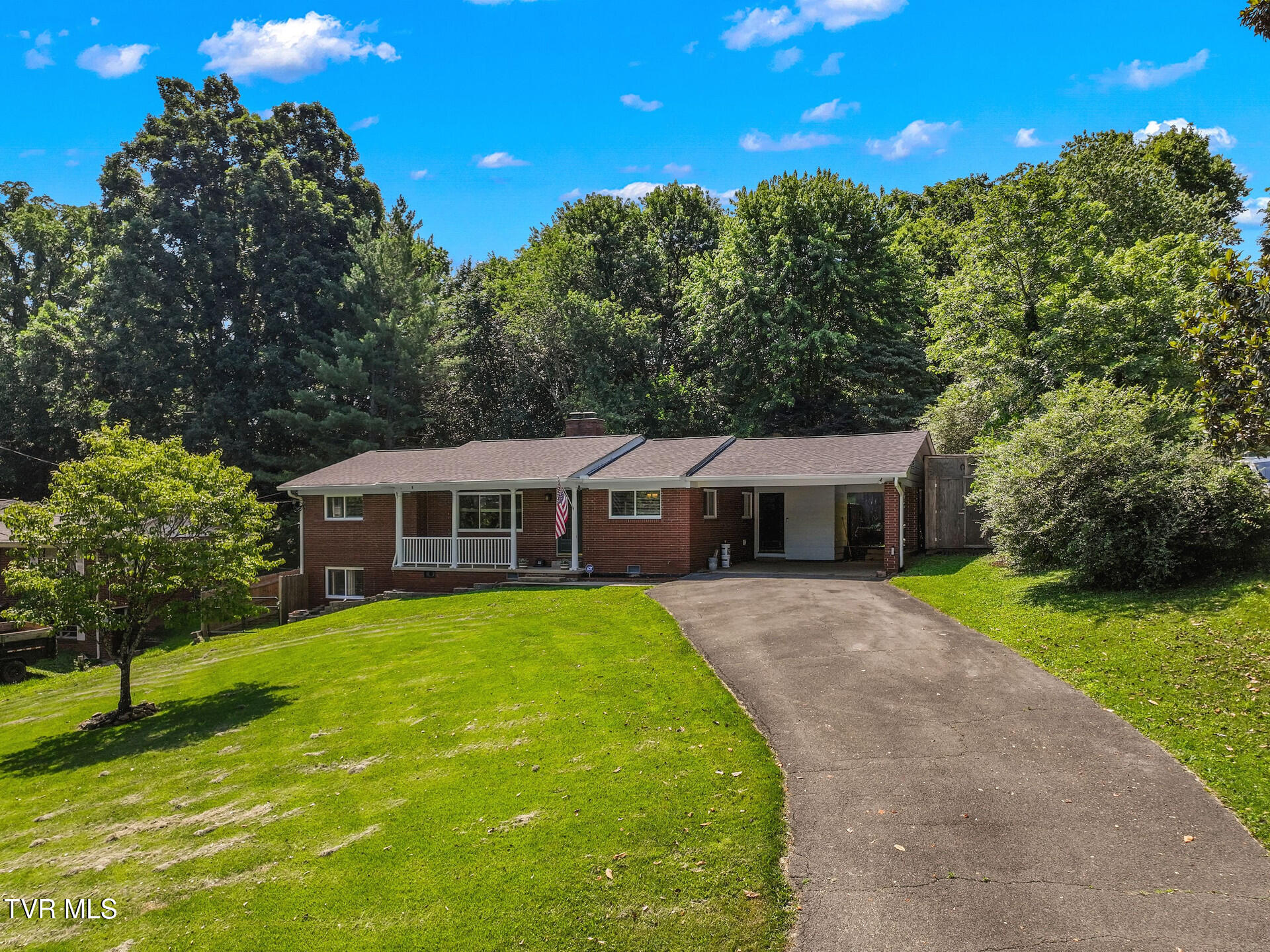 6613 Wachese Lane Property Photo 1