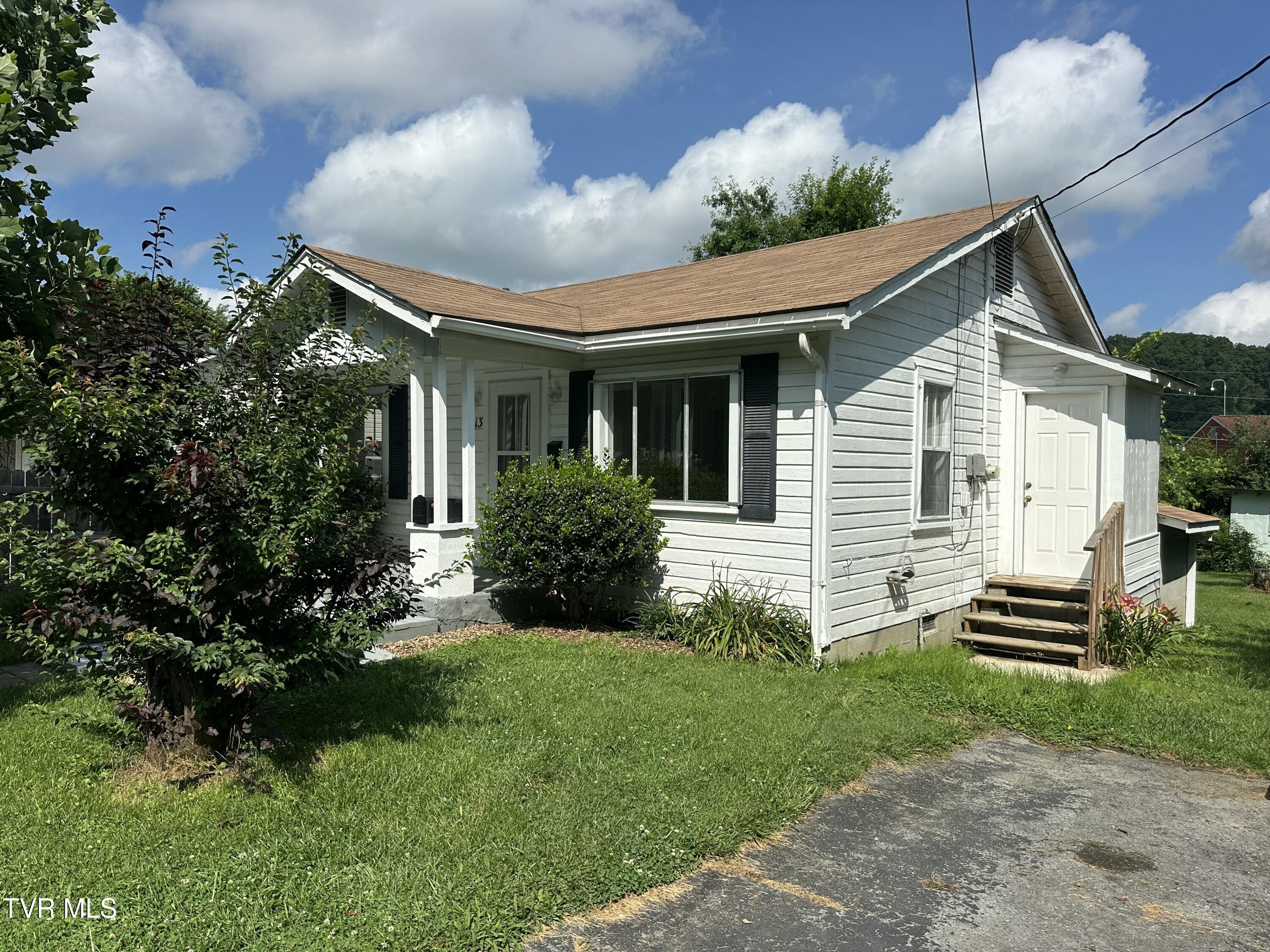 613 Spruce Street Property Photo