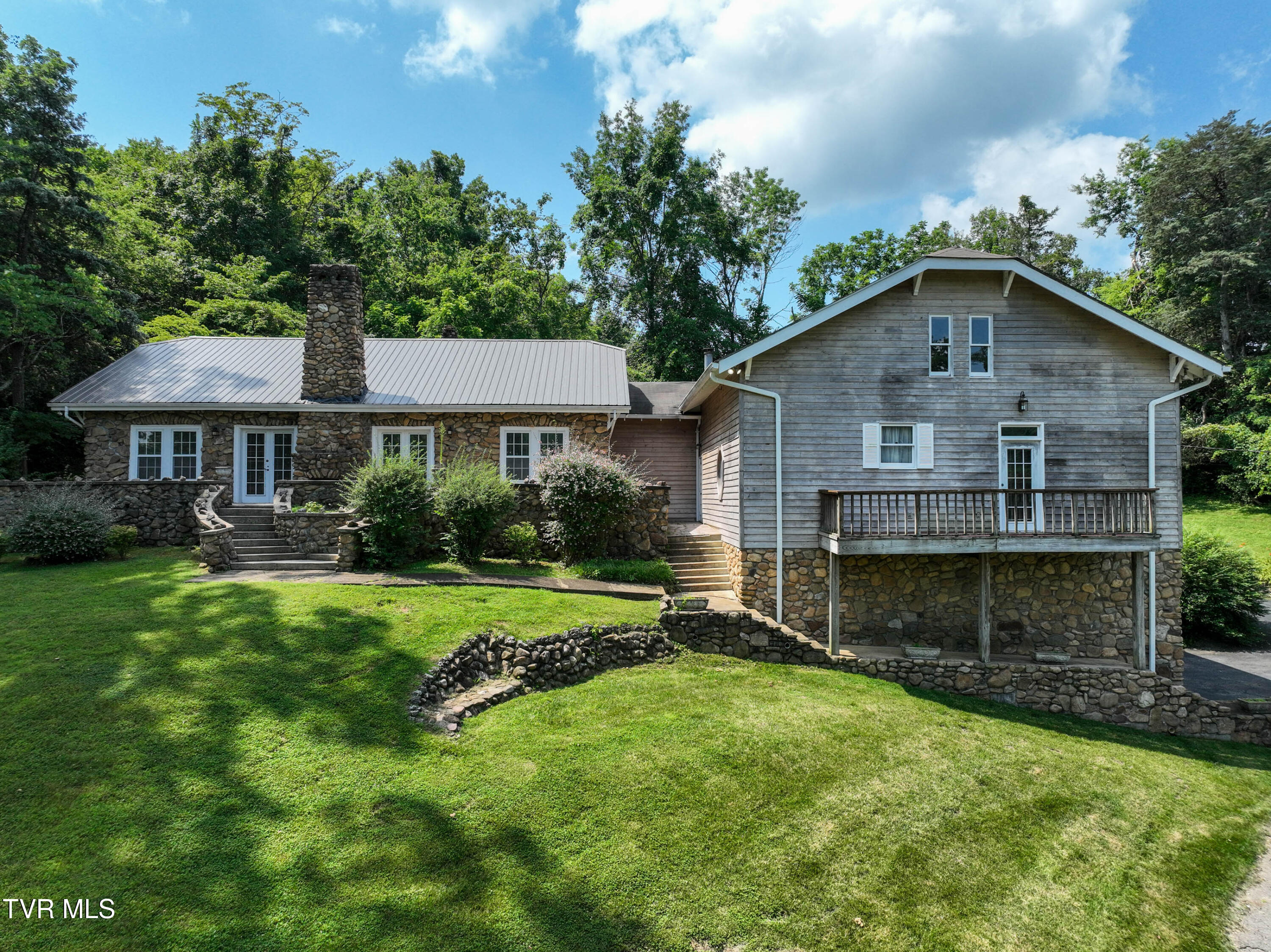 1027 West Summer Street Property Photo