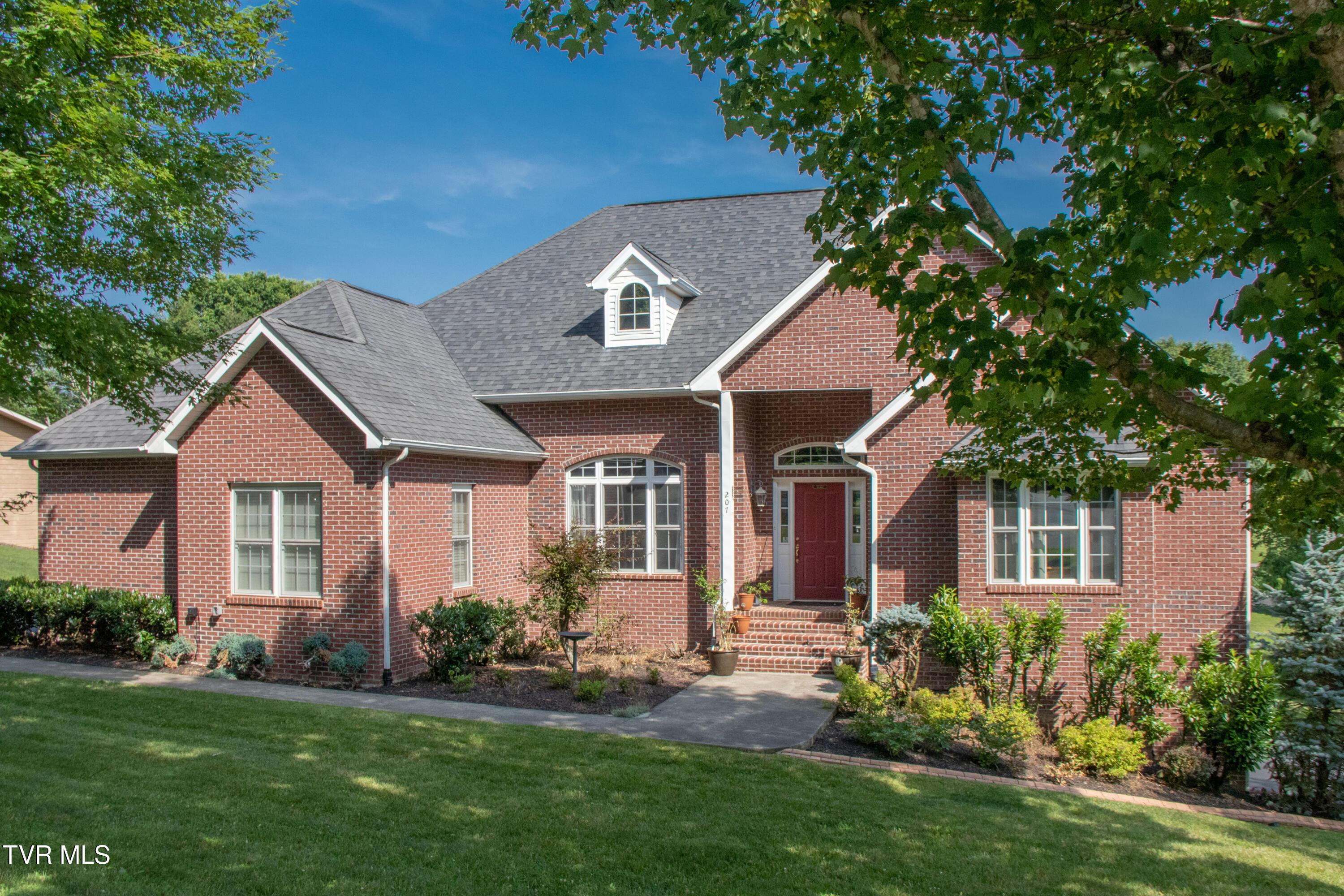 207 Roscommon Drive Drive Property Photo
