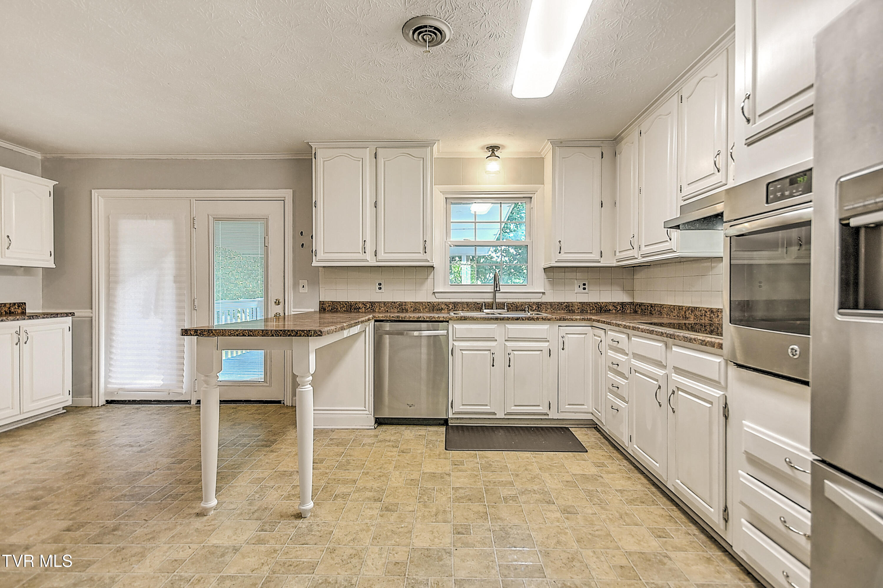 112 Hillview Road Property Photo 14