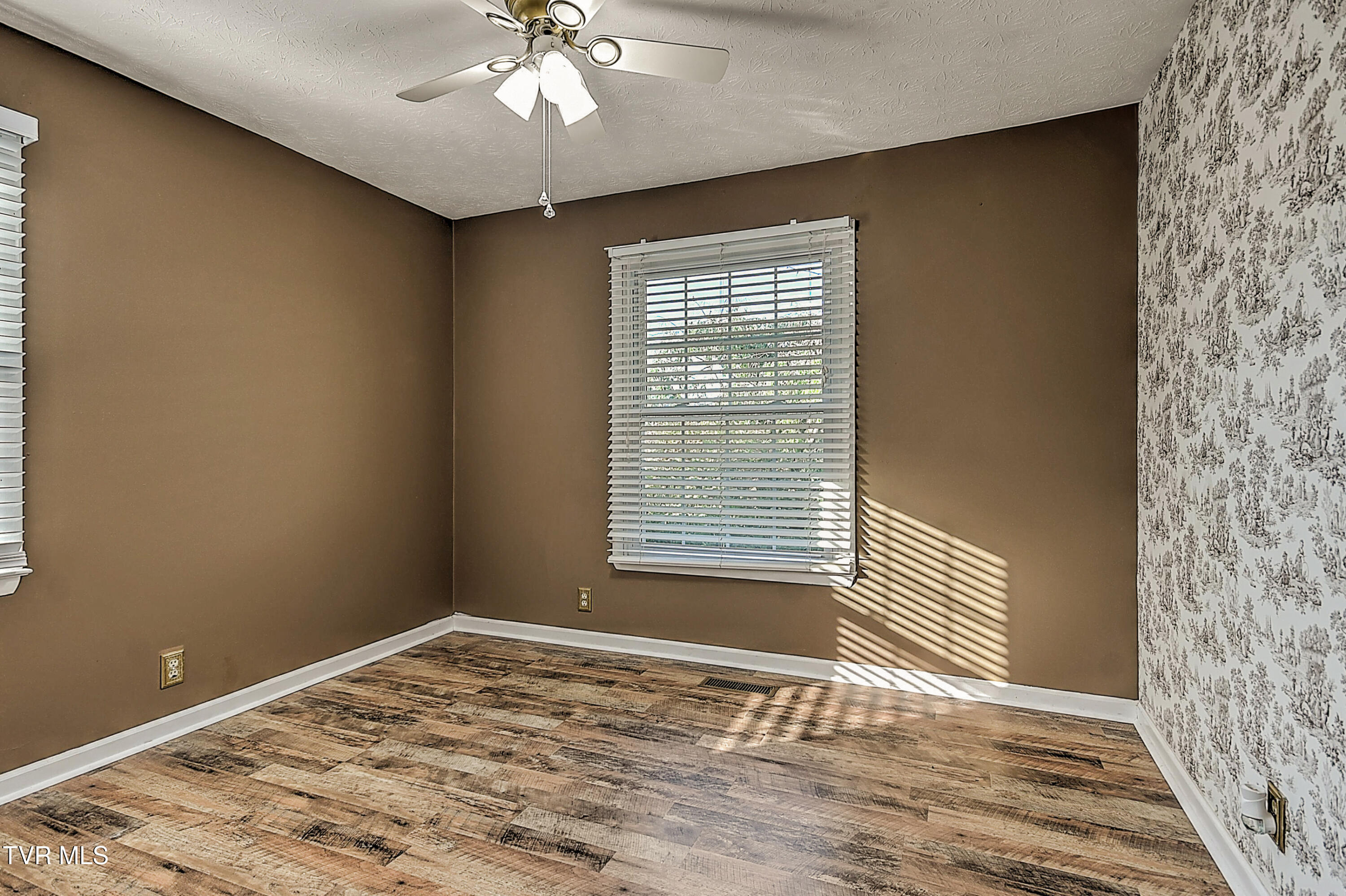 112 Hillview Road Property Photo 20