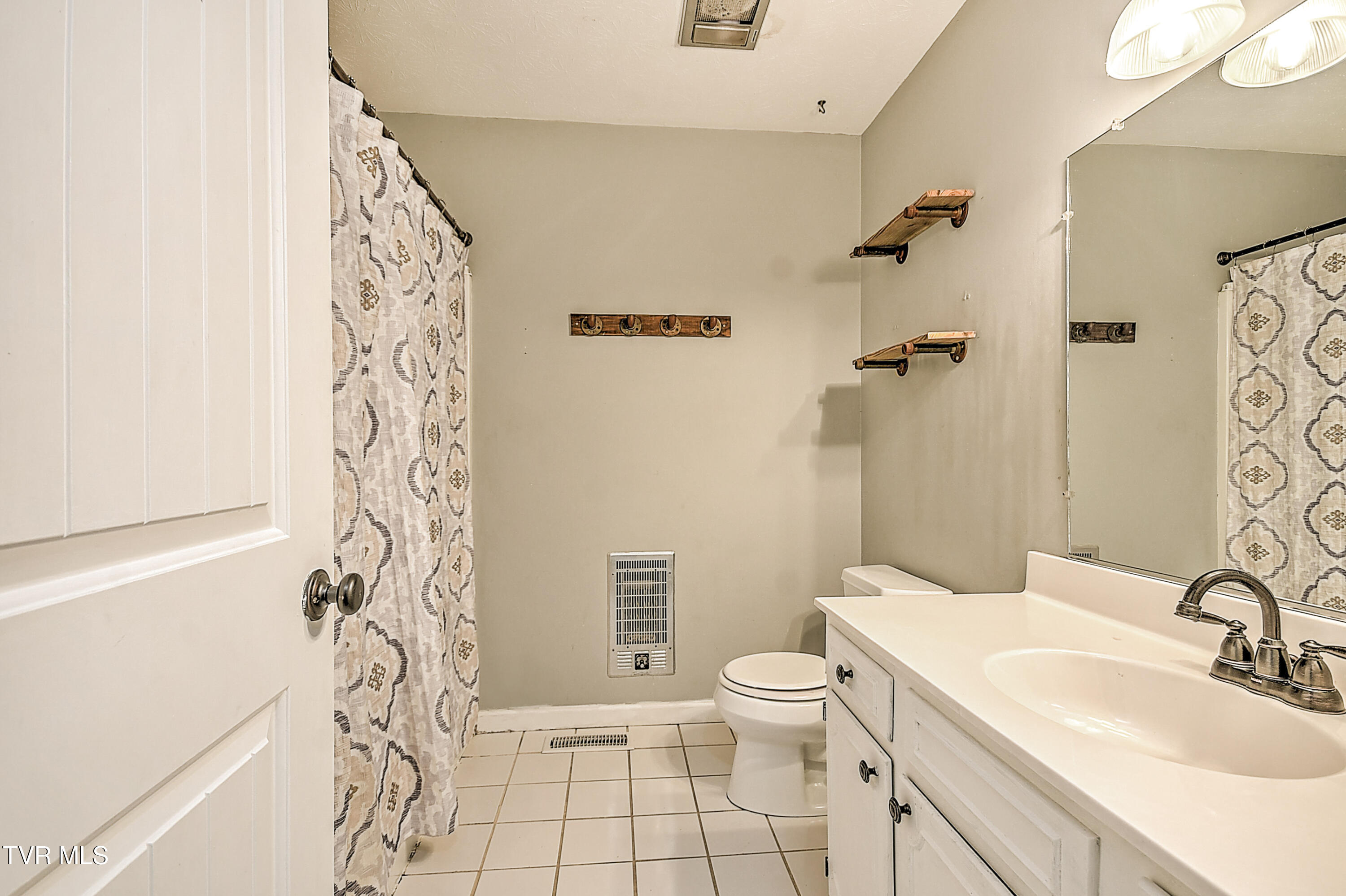 112 Hillview Road Property Photo 23