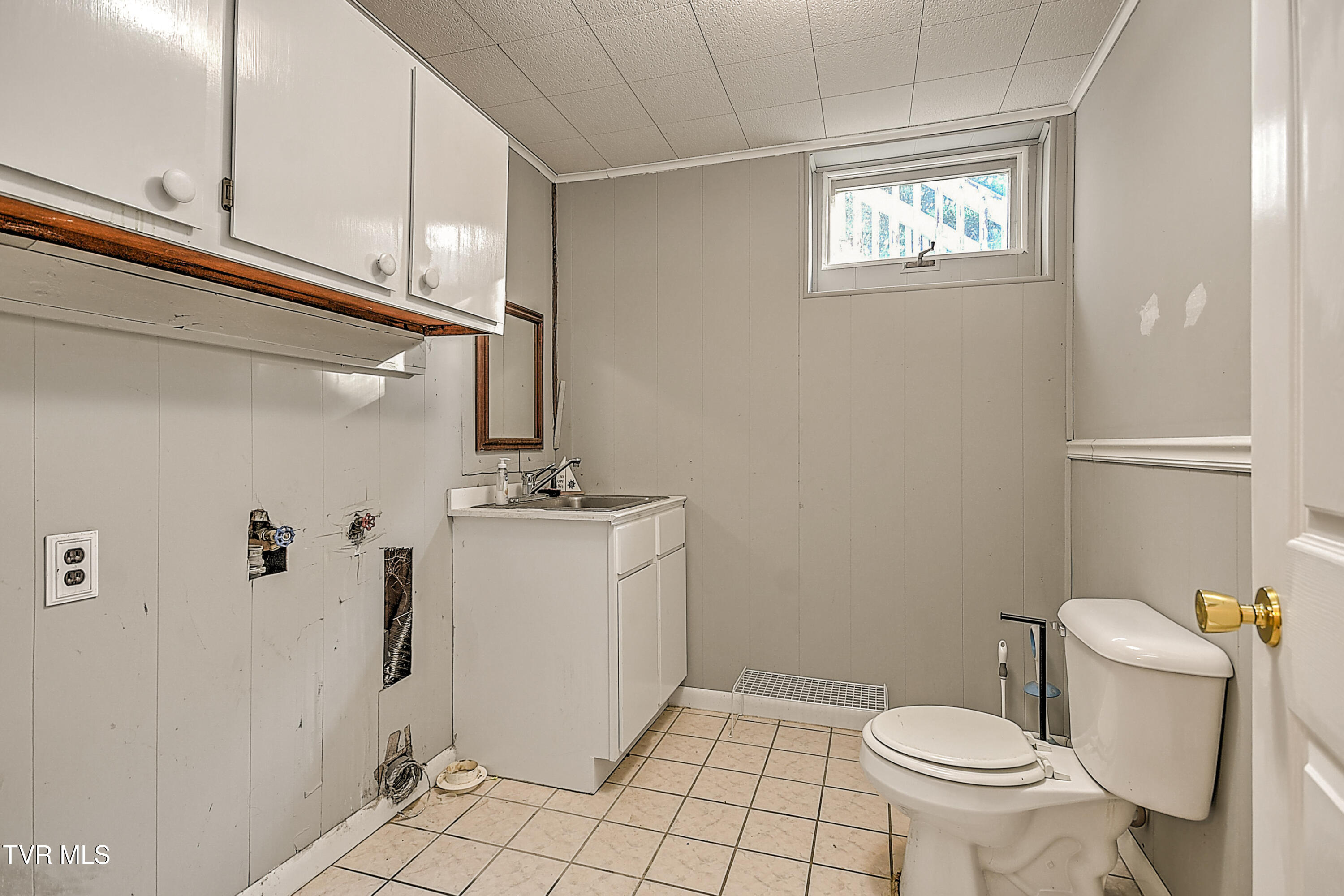 112 Hillview Road Property Photo 27