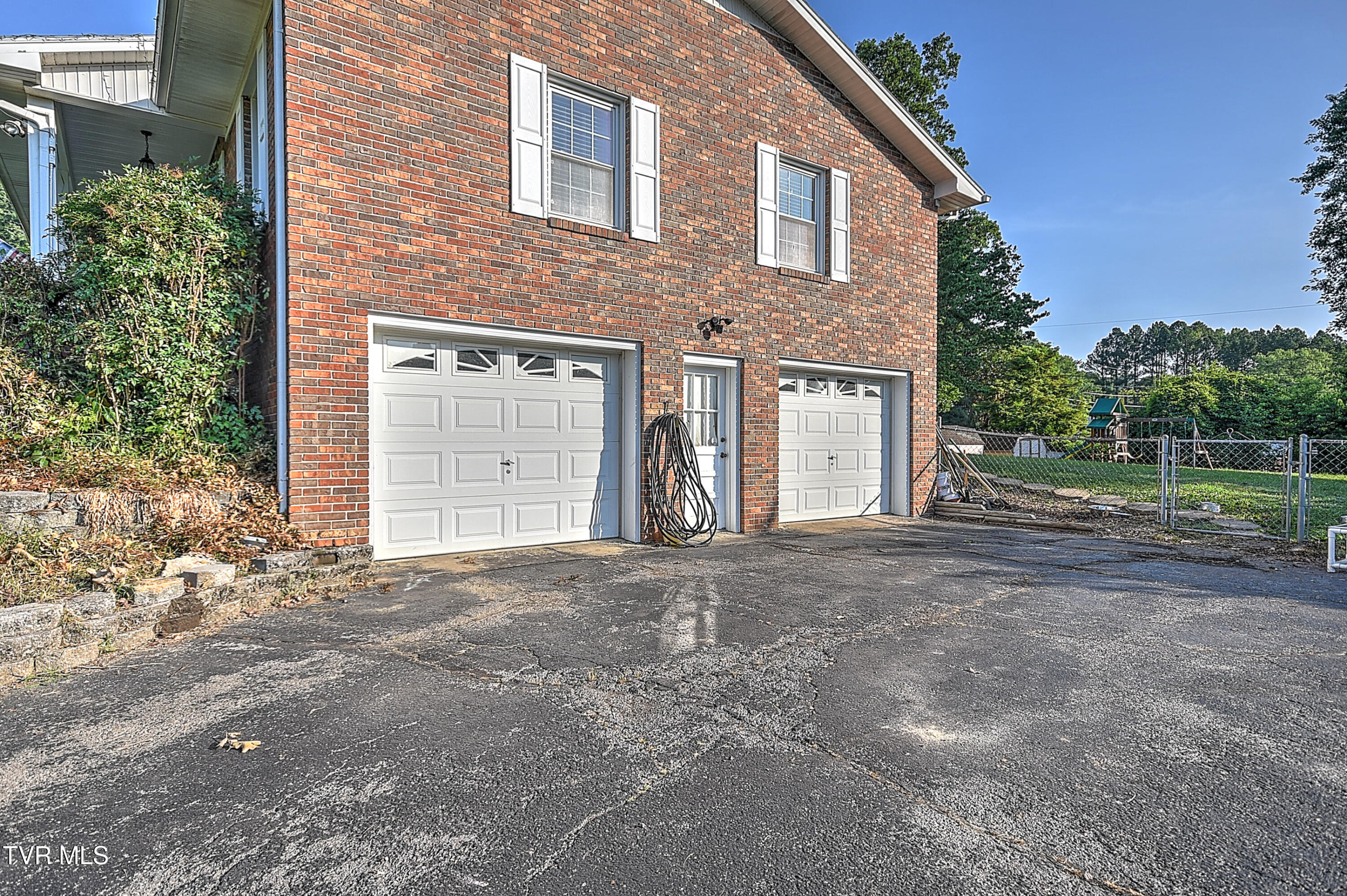 112 Hillview Road Property Photo 39