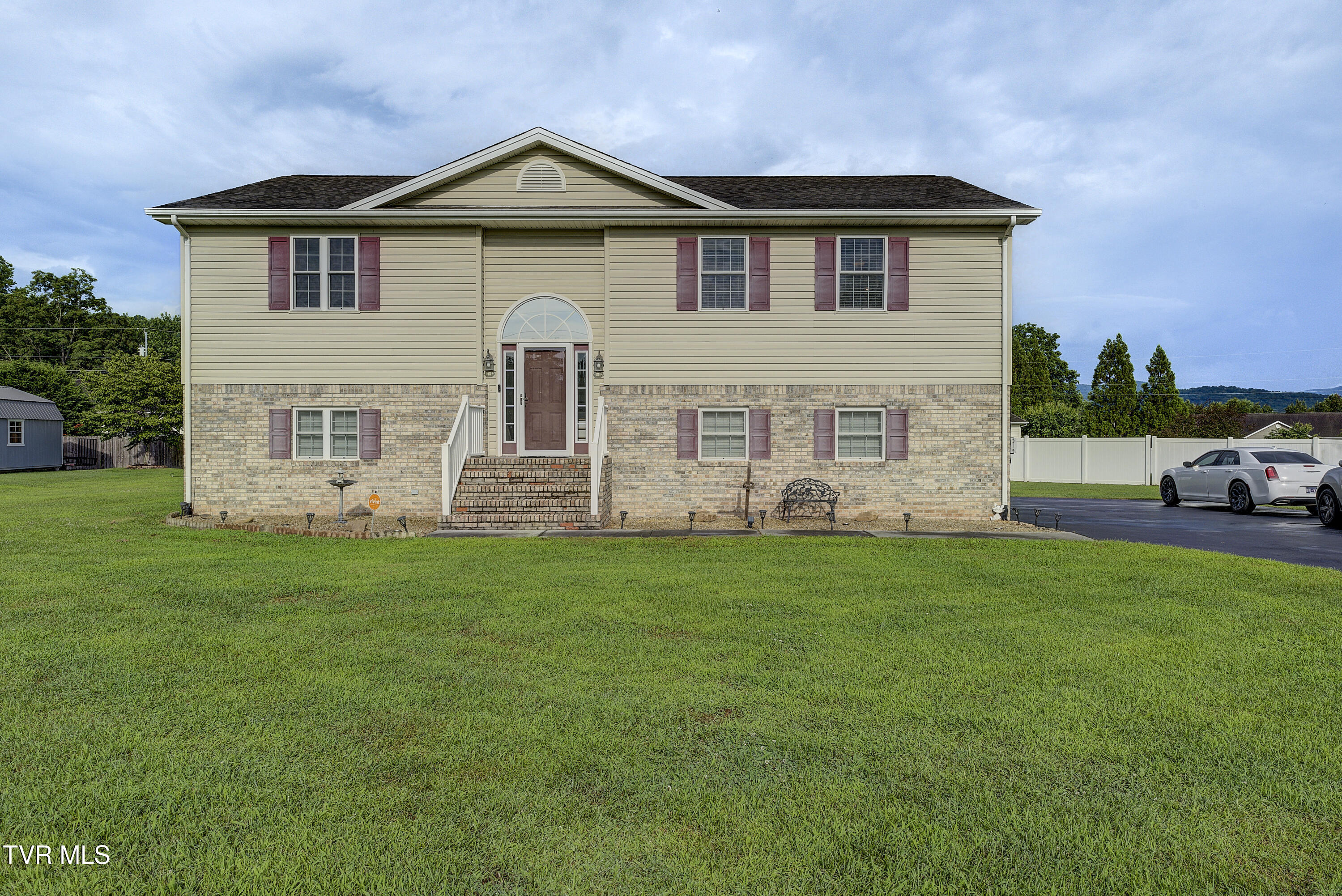 134 Camelot Court Property Photo