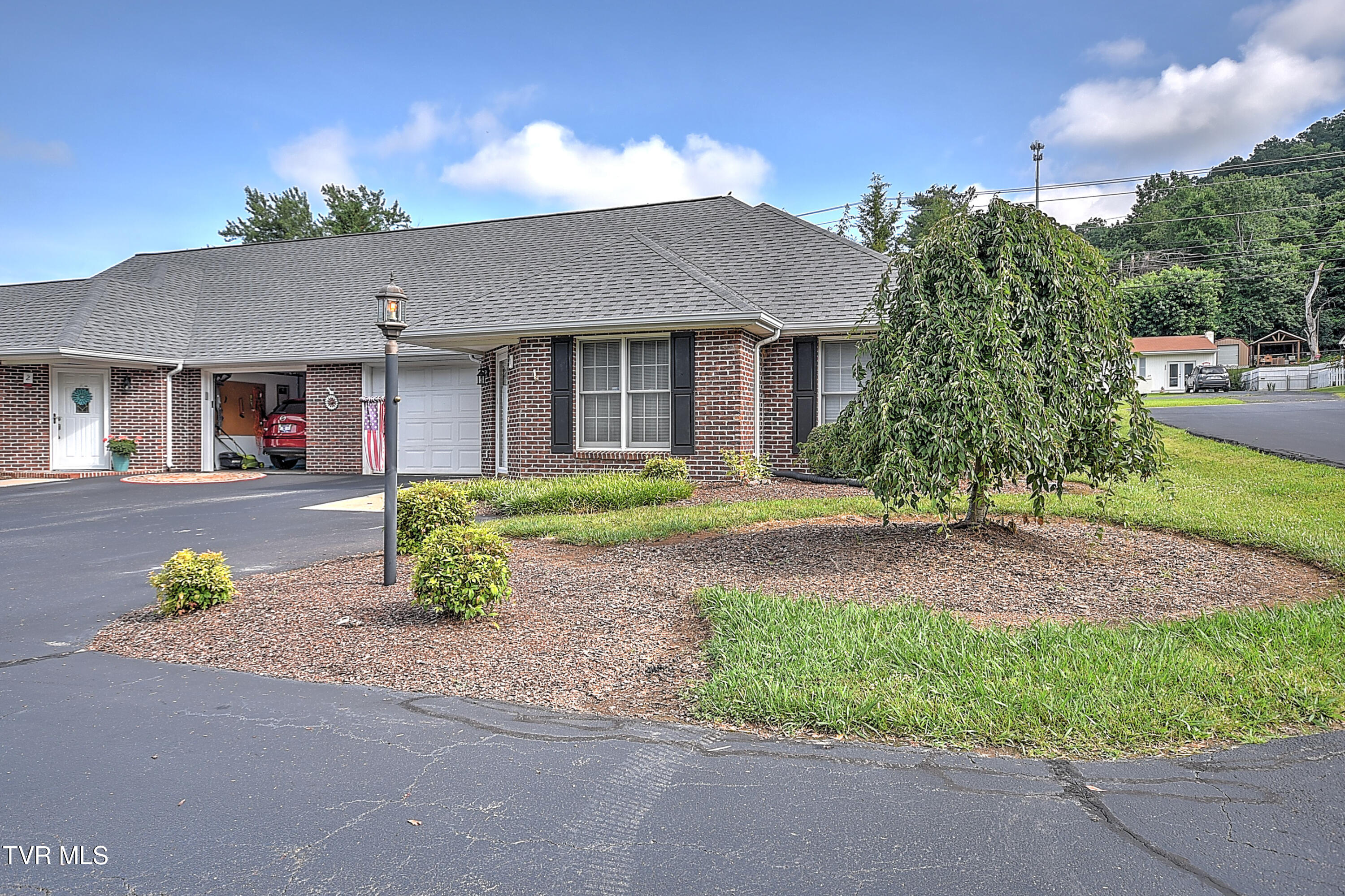 2425 East Lakeview Drive Property Photo