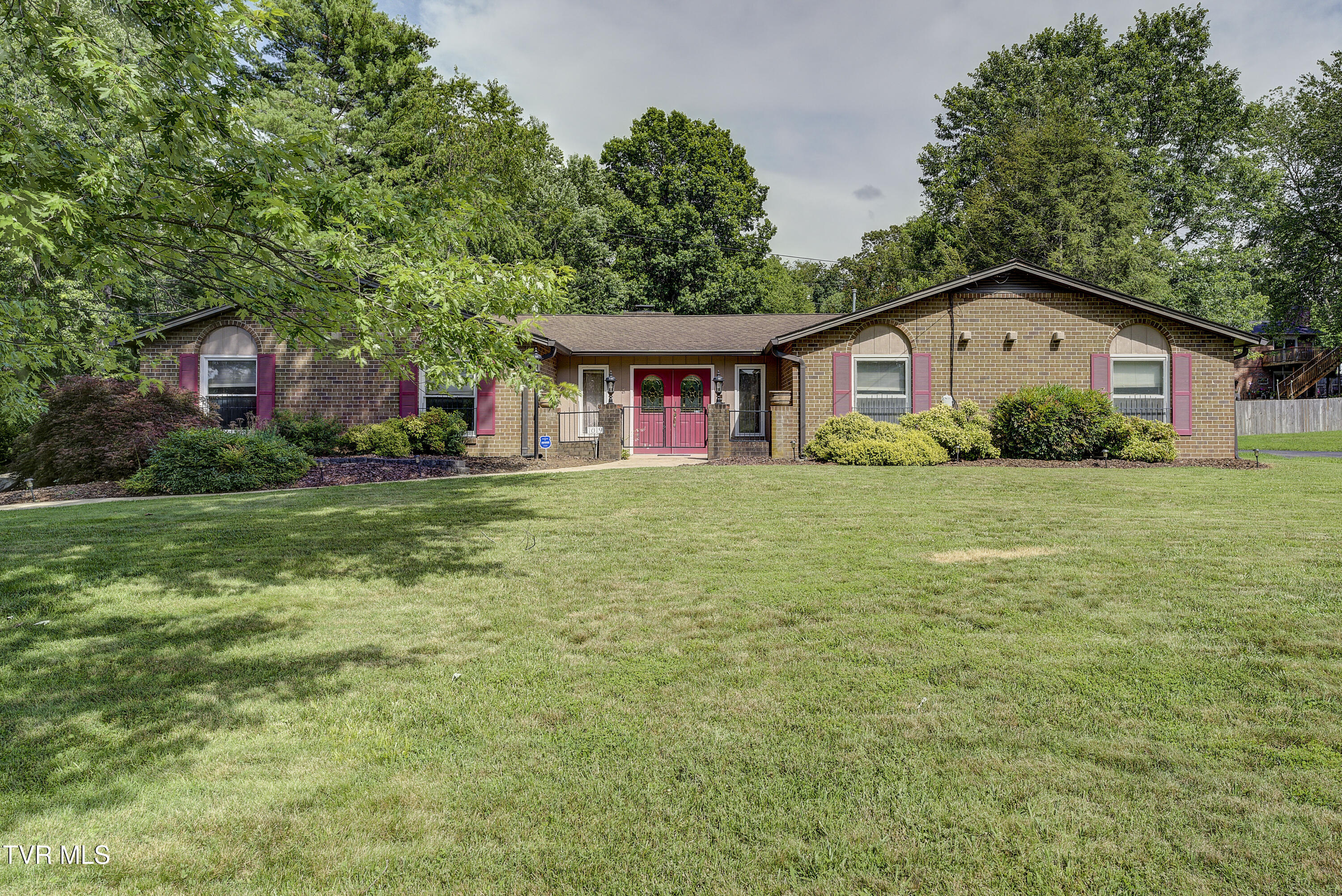 1019 Somerset Drive