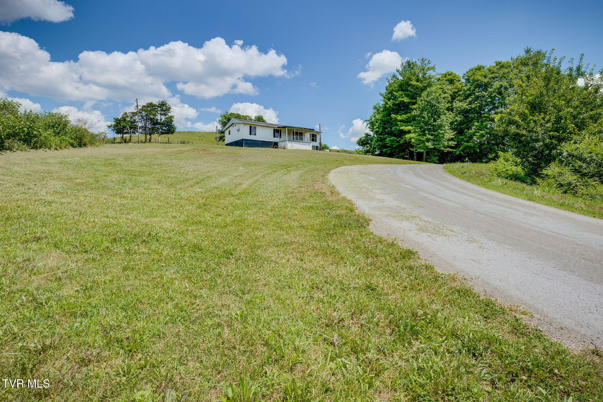 212 Circle Property Photo 1