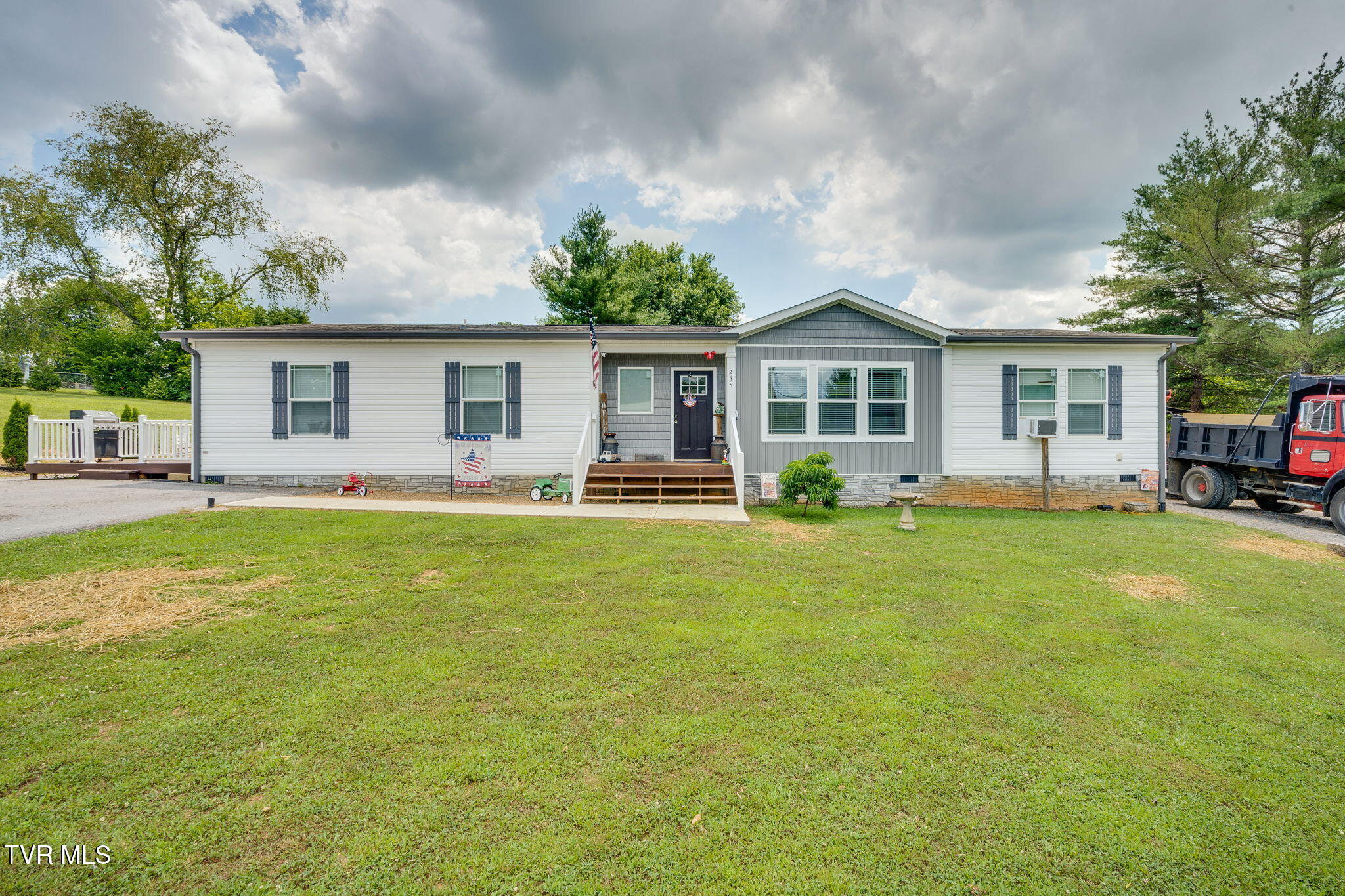 245 Holston View Drive Property Photo 1