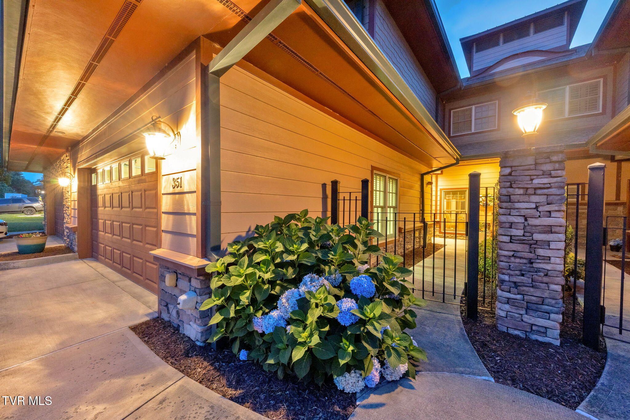 351 Monroe Pvt Drive Property Photo 1