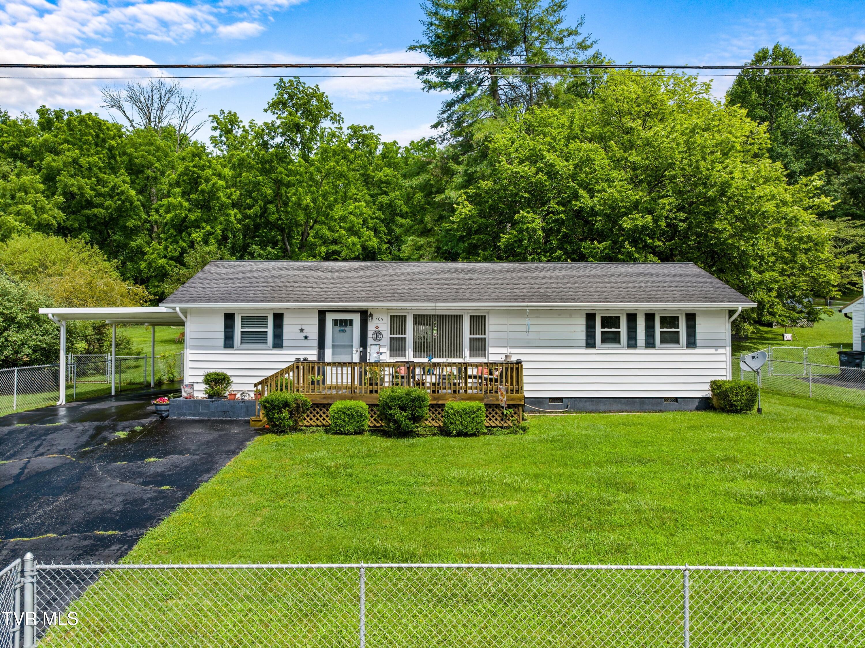 305 Hamilton Place Property Photo