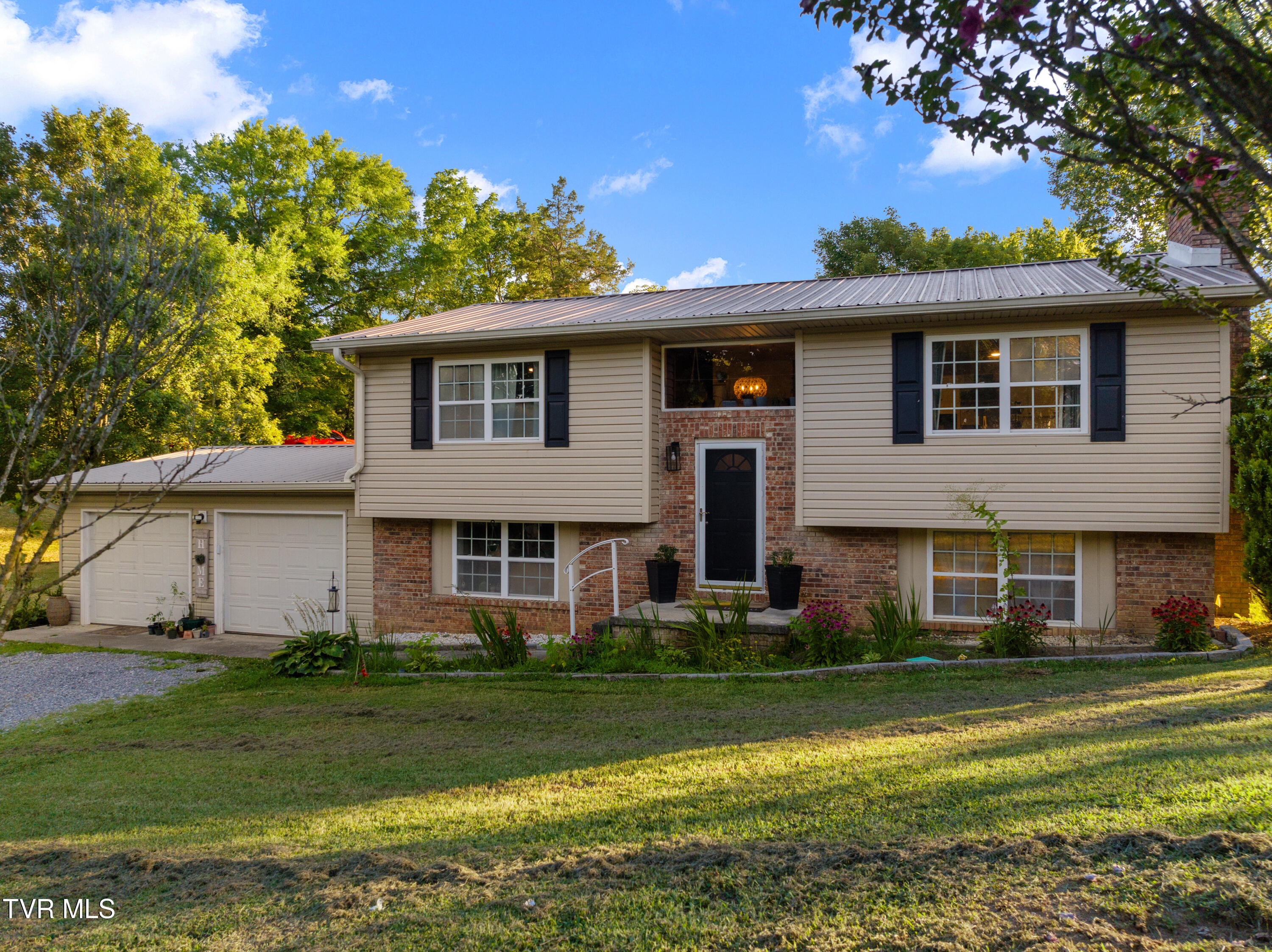 122 Glenwood Avenue Property Photo 1