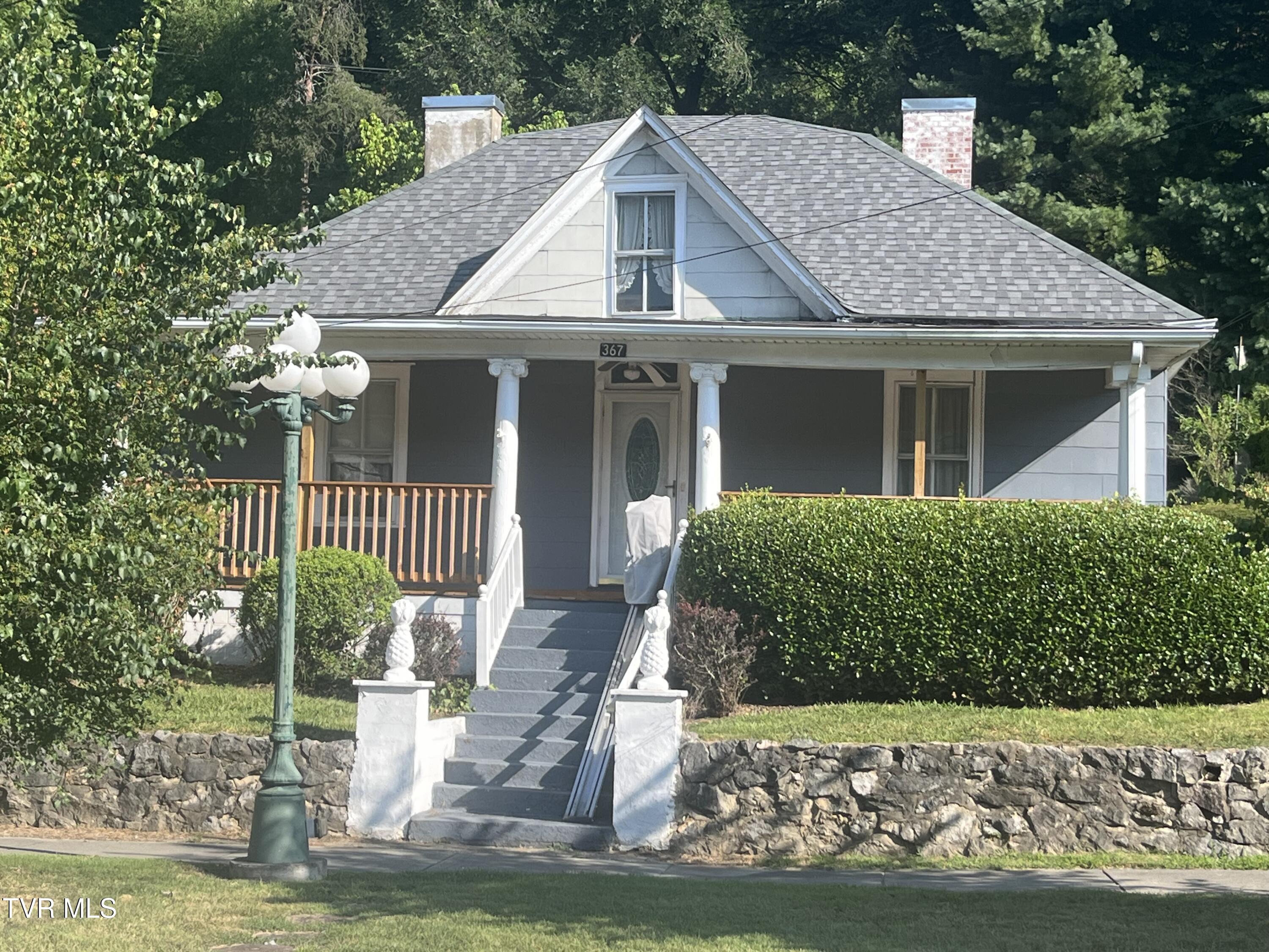 367 East Jackson Street Property Photo 1