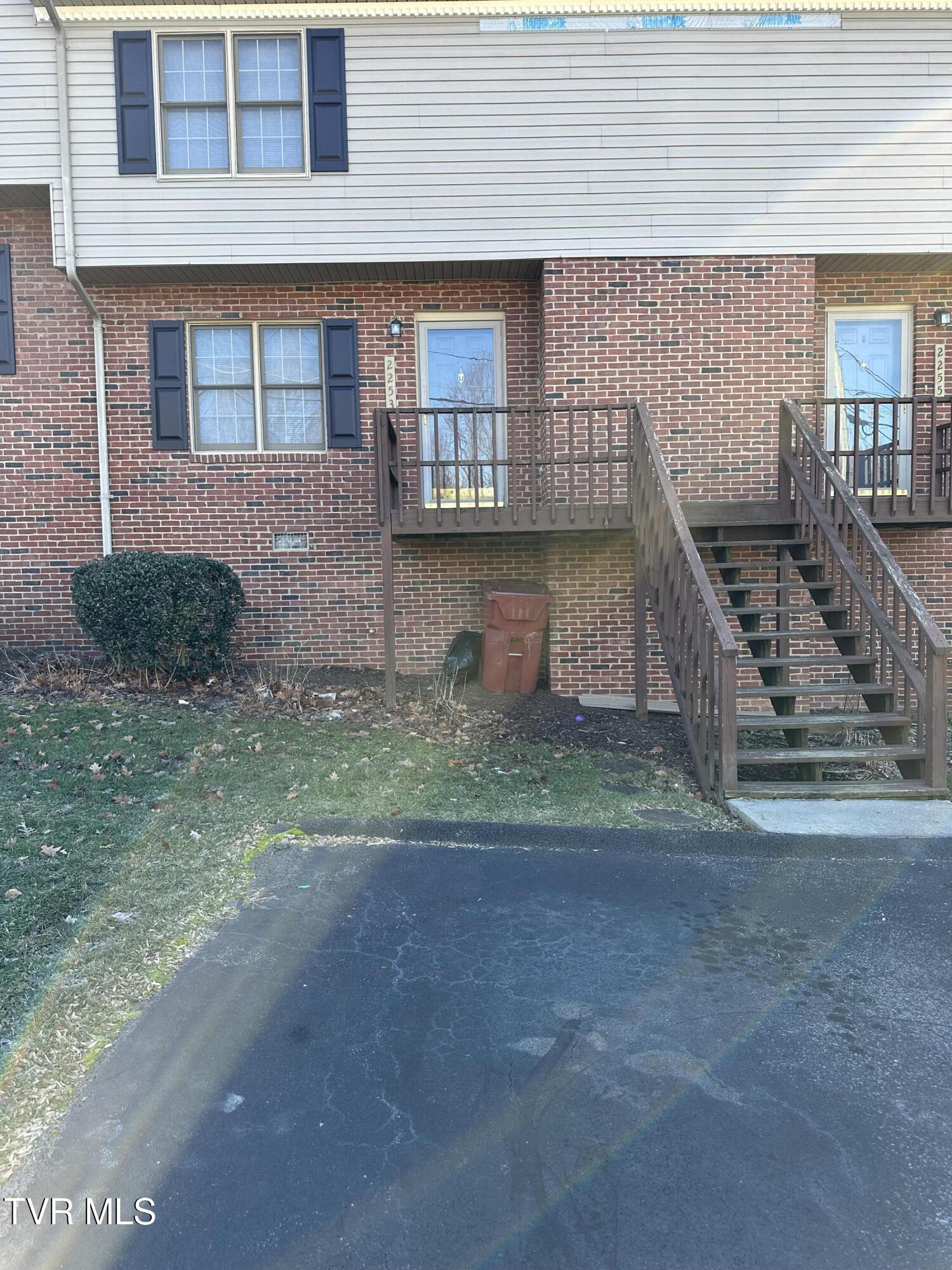 2253 Forest Acres Drive Property Photo 1