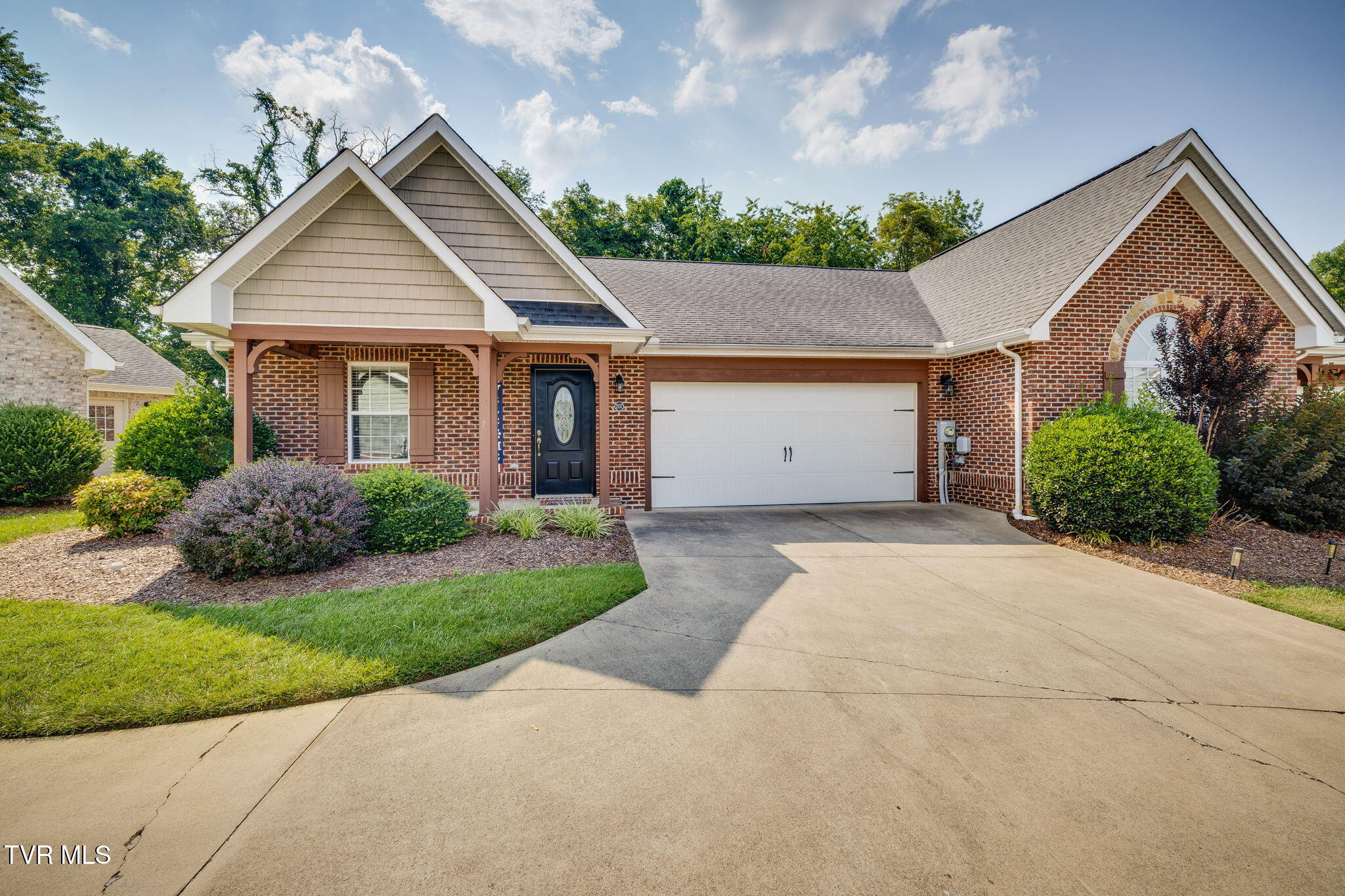 207 Bridgewater Court Property Photo