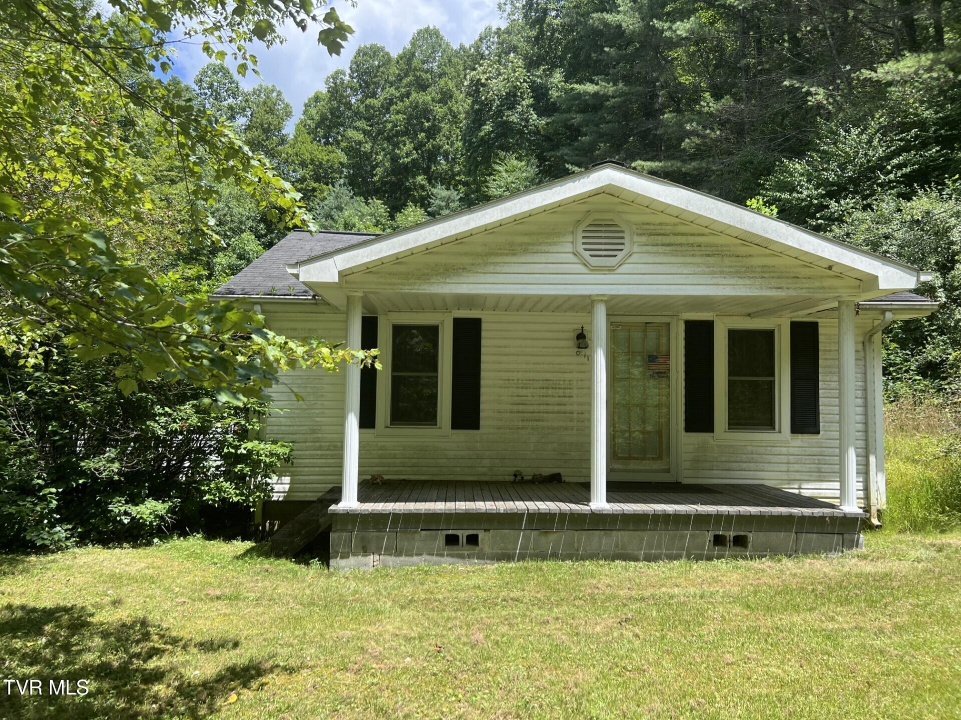 13423 Grayson Road Property Photo 1