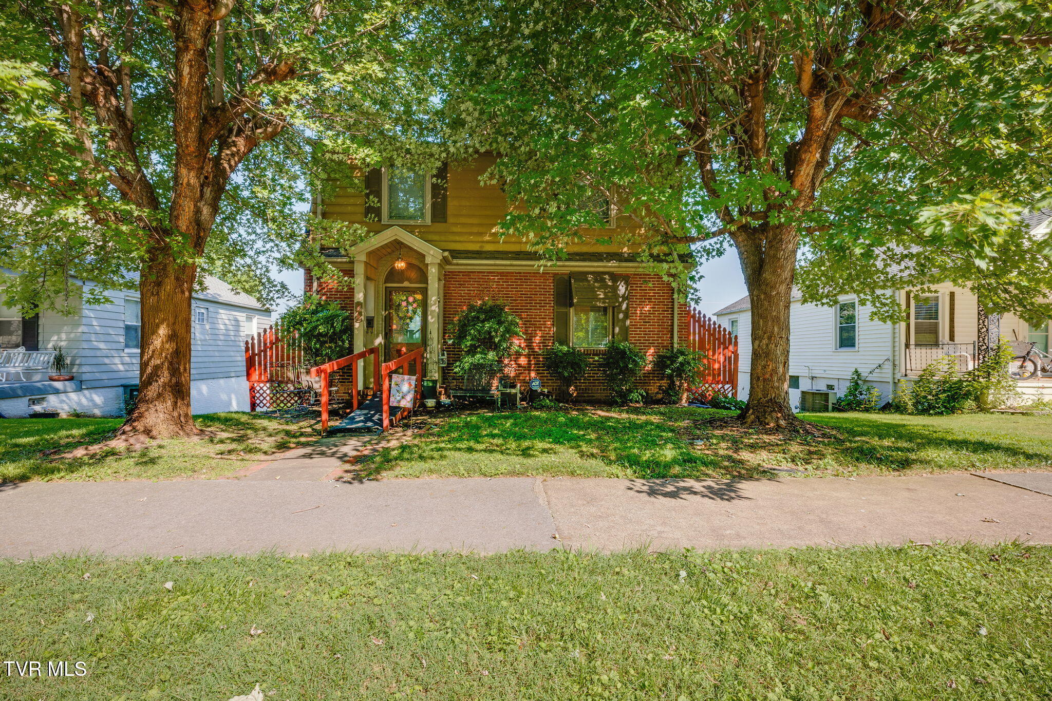 375 Pine Hill Road Property Photo 1