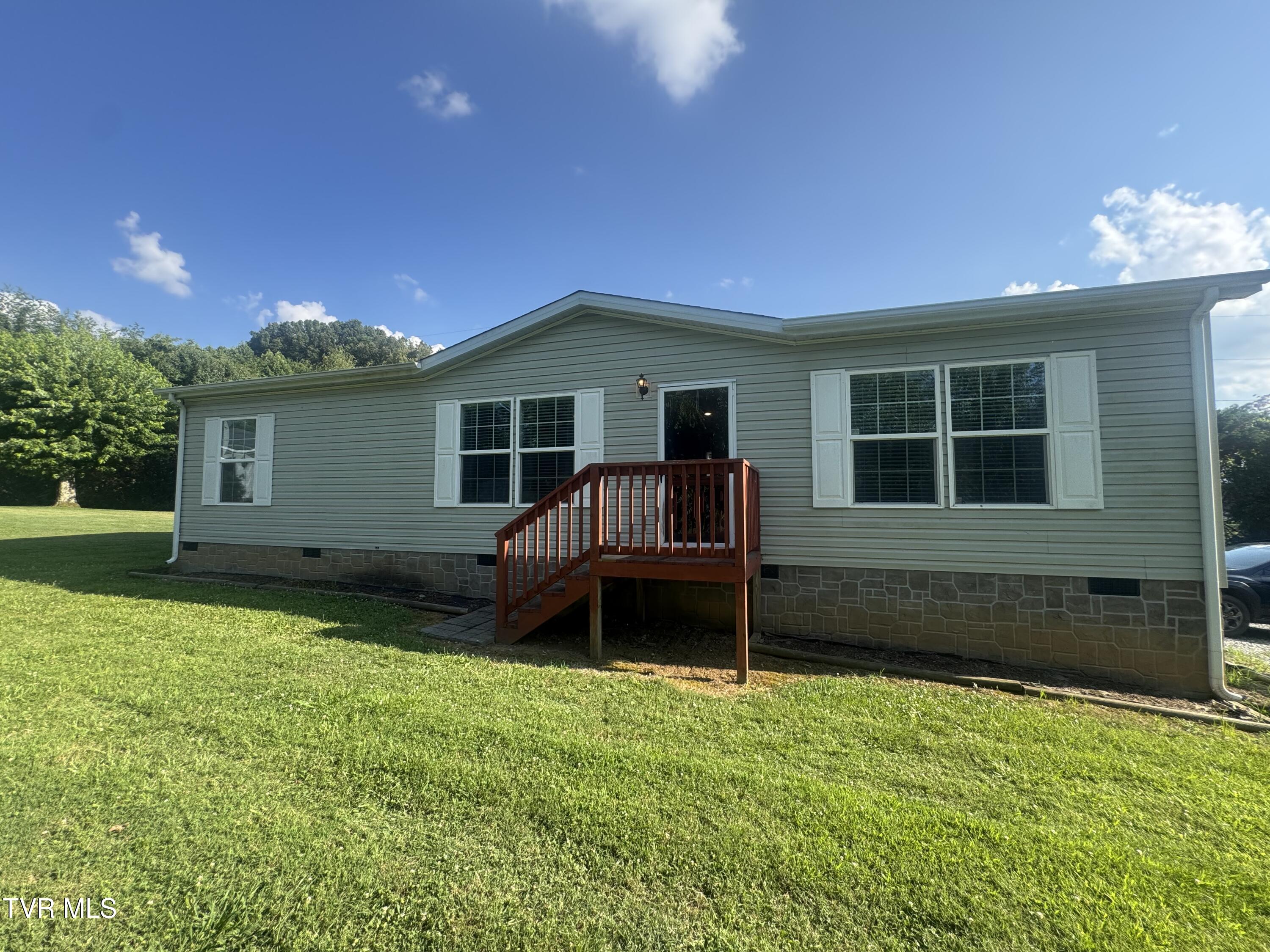 205 Green Meadows Lane Property Photo 1