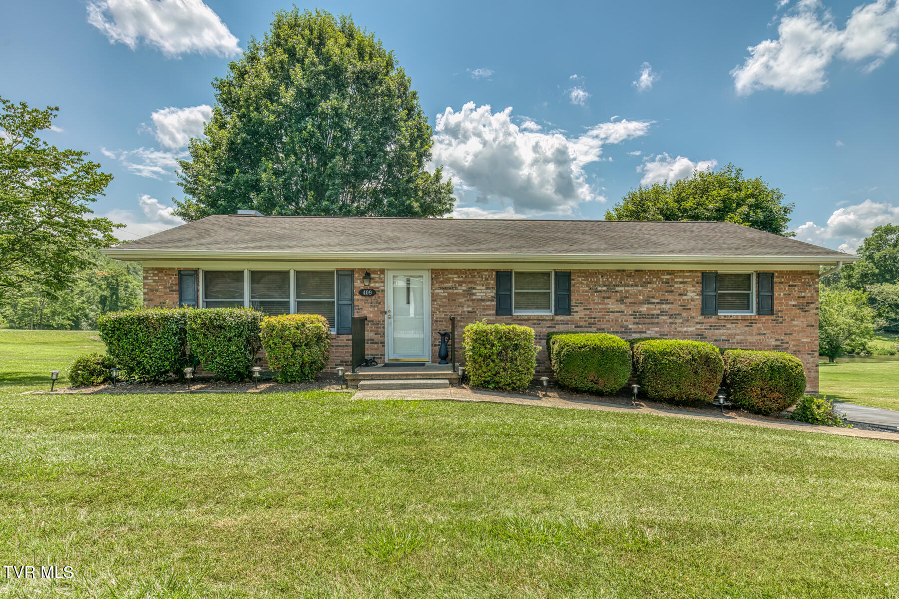 409 Brooklea Circle Property Photo