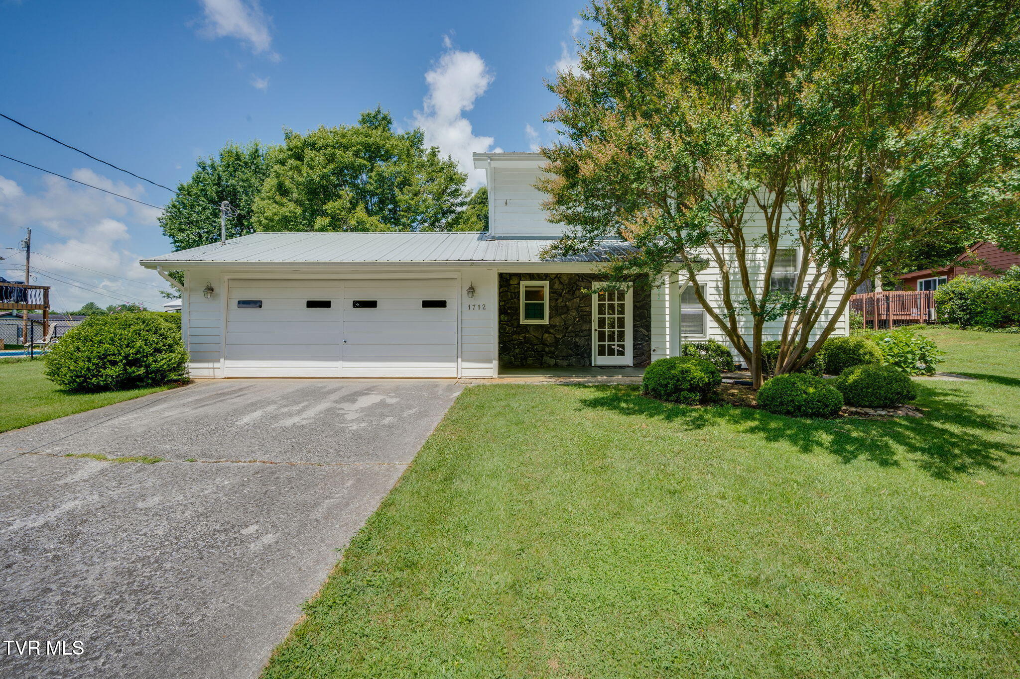 1712 Colonial Ridge Road Property Photo 1