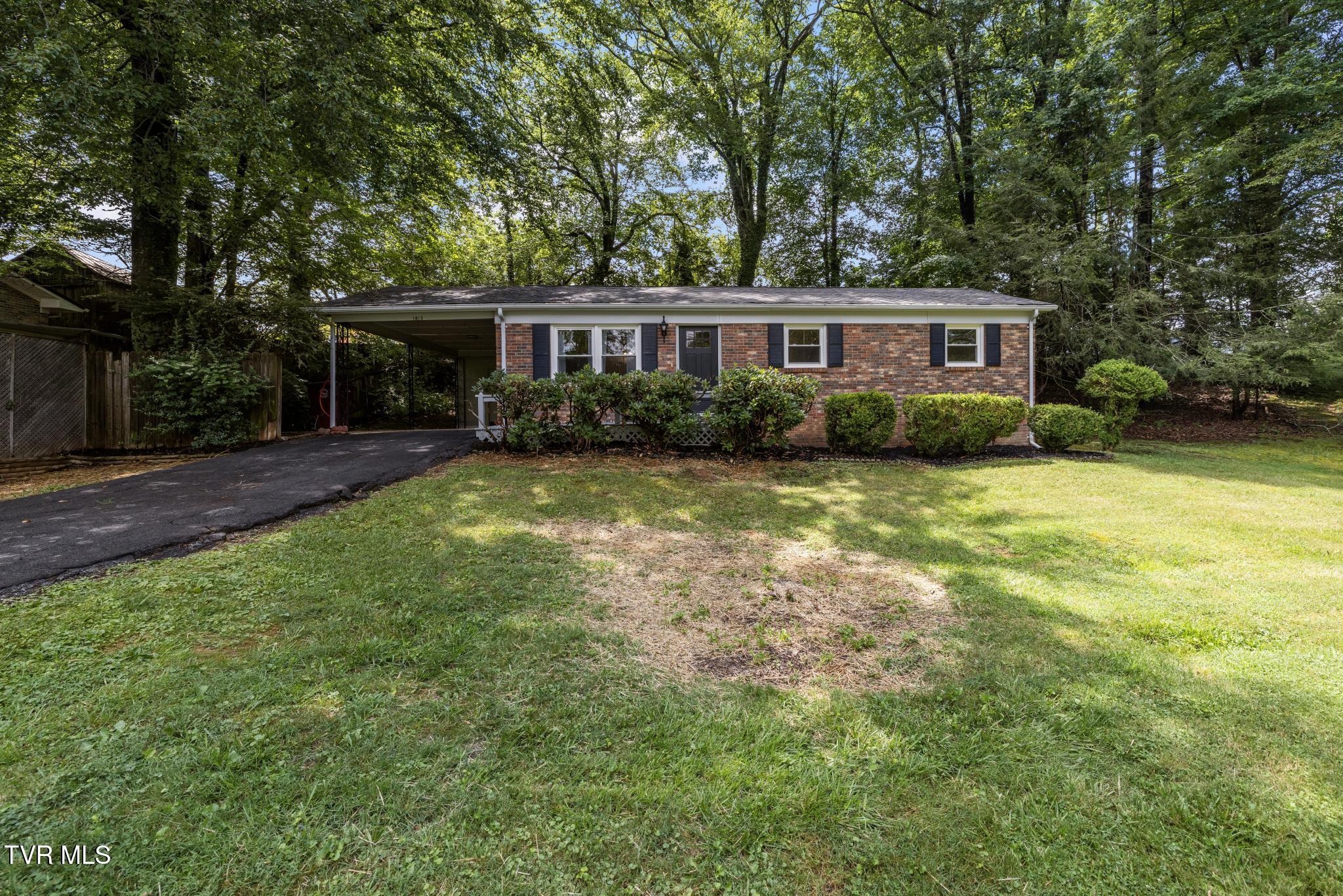 1813 Brook Hollow Road Property Photo 1