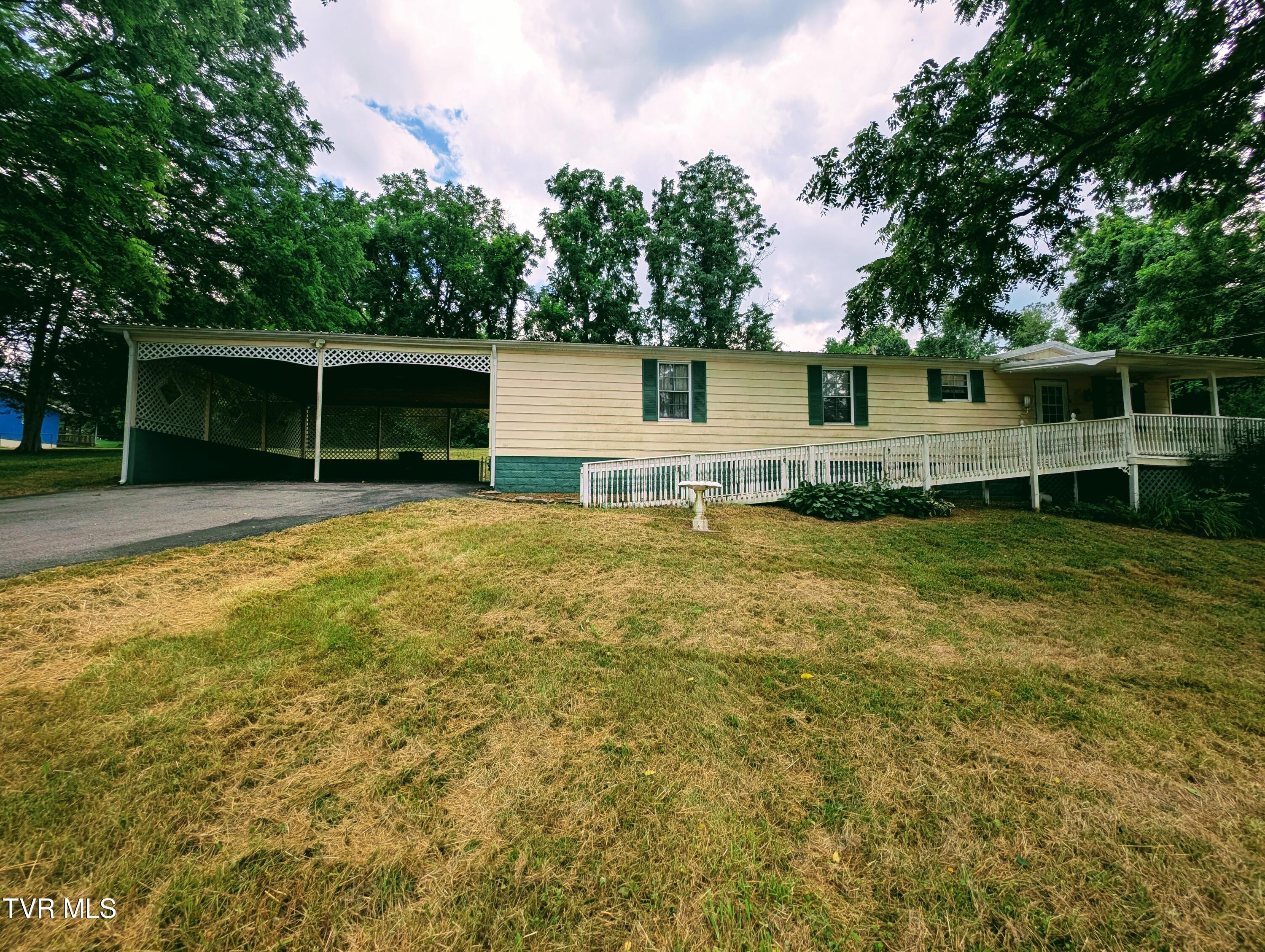 222 Warren Drive Property Photo 1