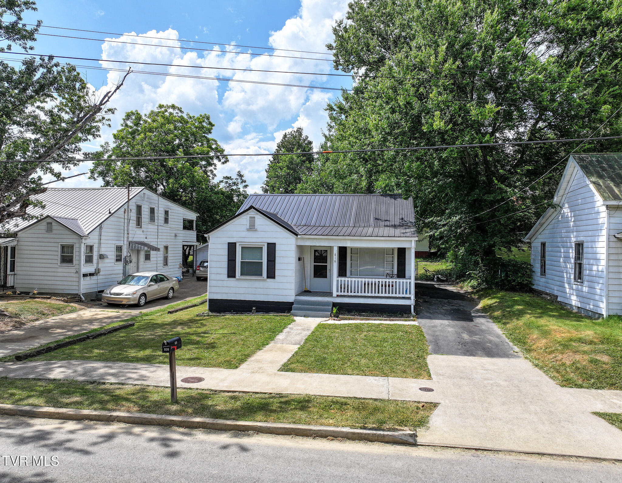 816 Carson Street