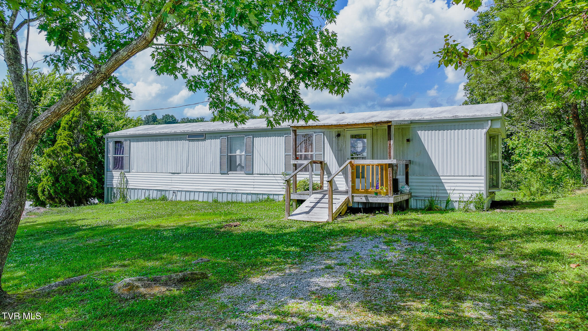 7680 Warrensburg Road Property Photo 1