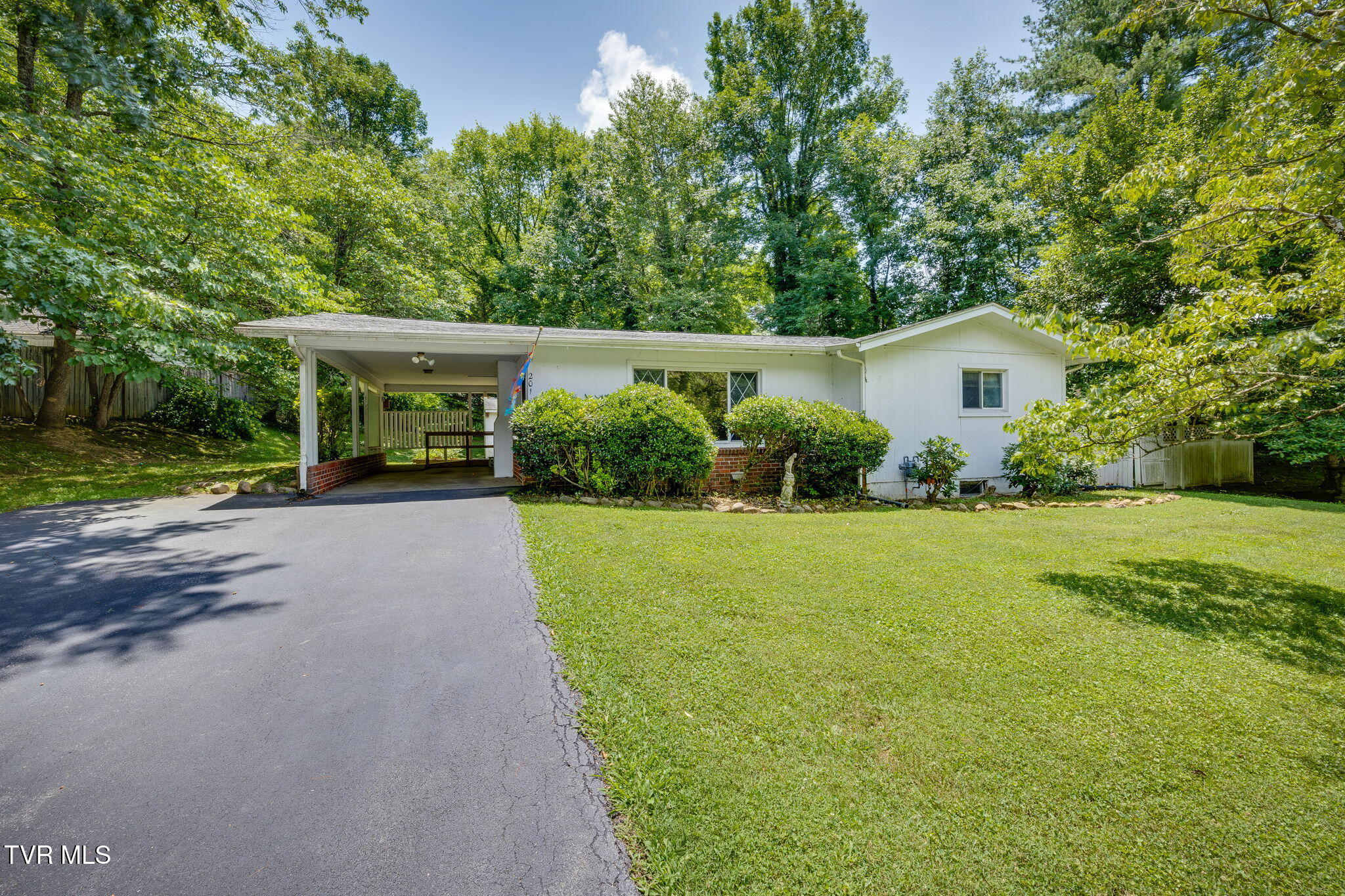 201 Beechwood Road Property Photo 1