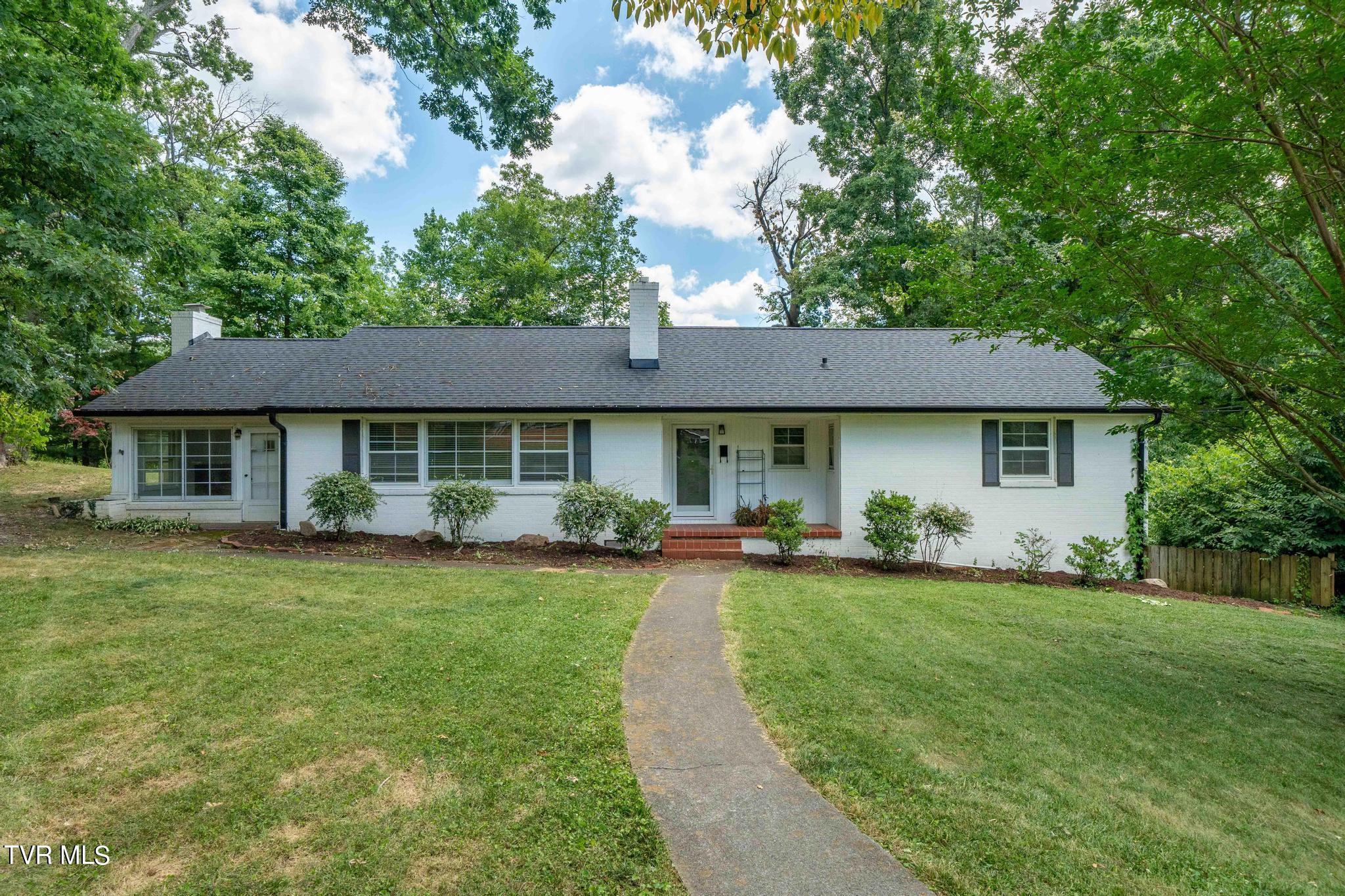 109 Oak Lane Property Photo 1