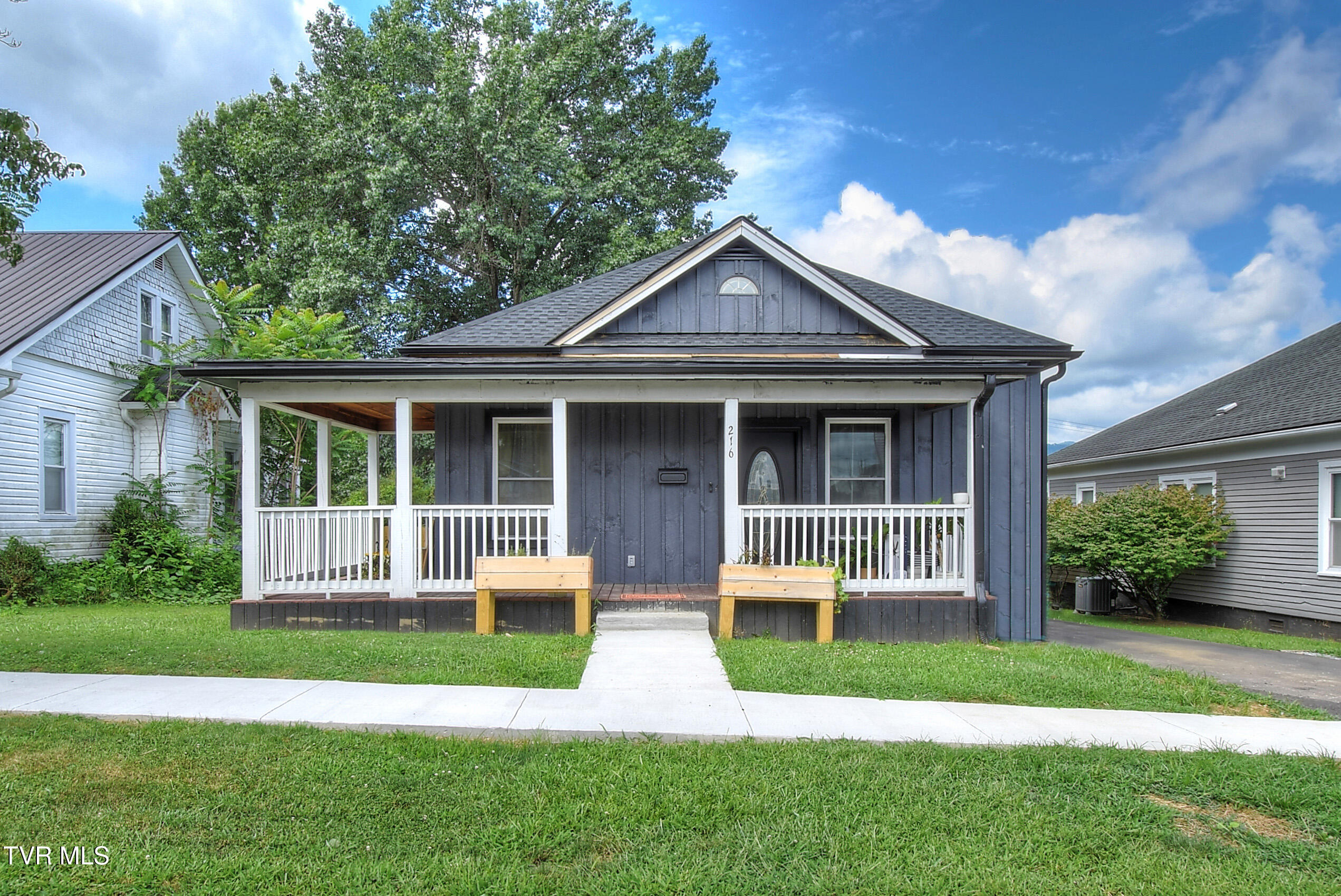 216 3rd Street Property Photo 1