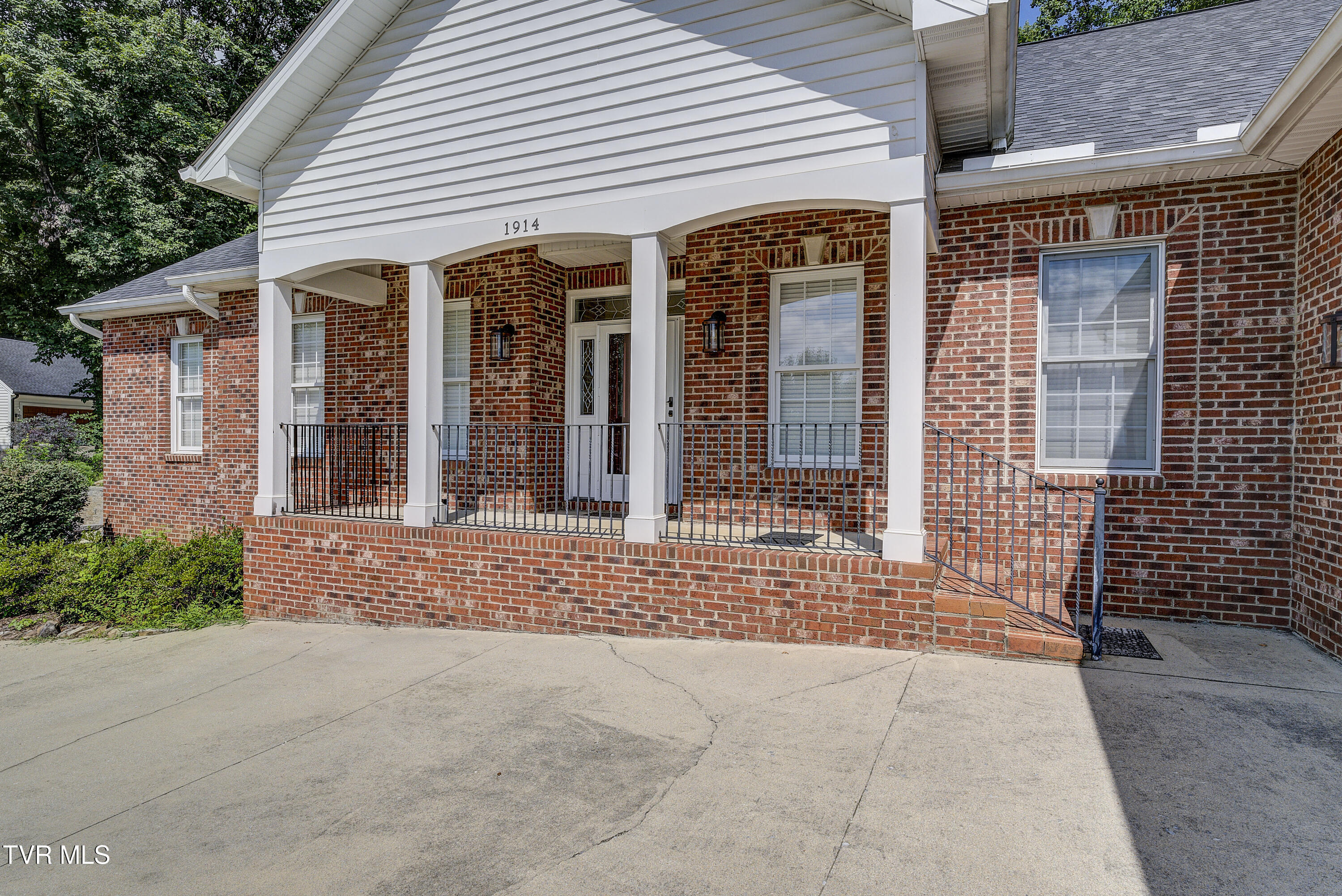 9983156 Property Photo 1