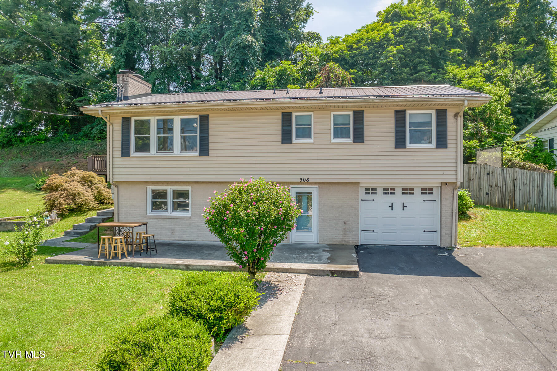 170 Montrose Drive Property Photo