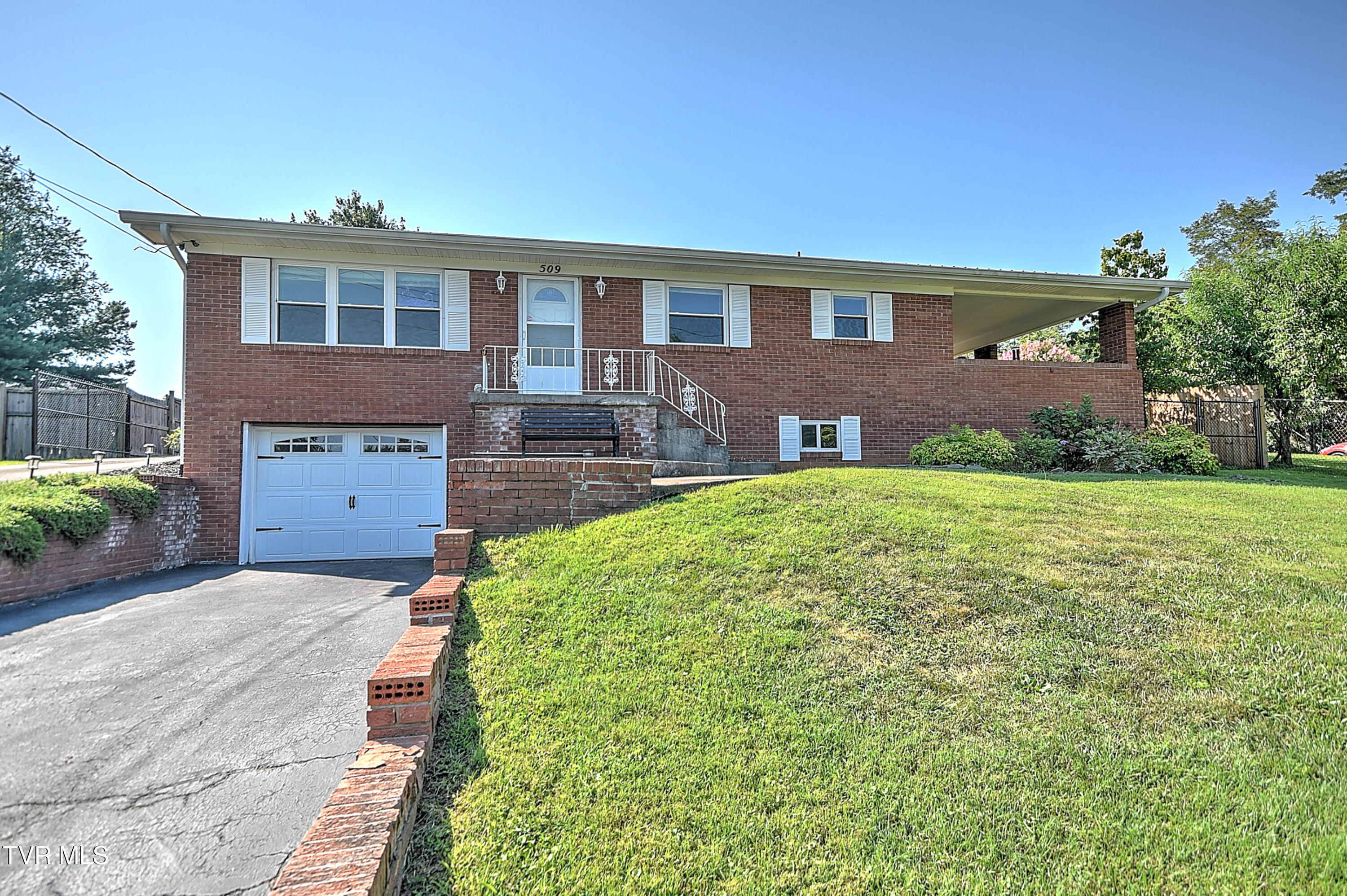 509 Paul Street Property Photo
