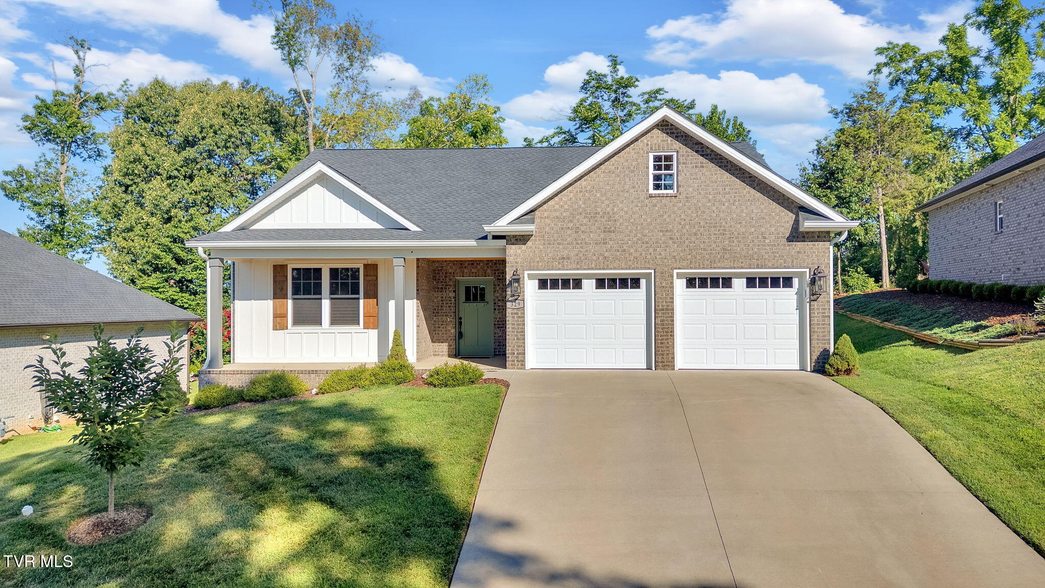 329 English Ivy Trail Property Photo 1