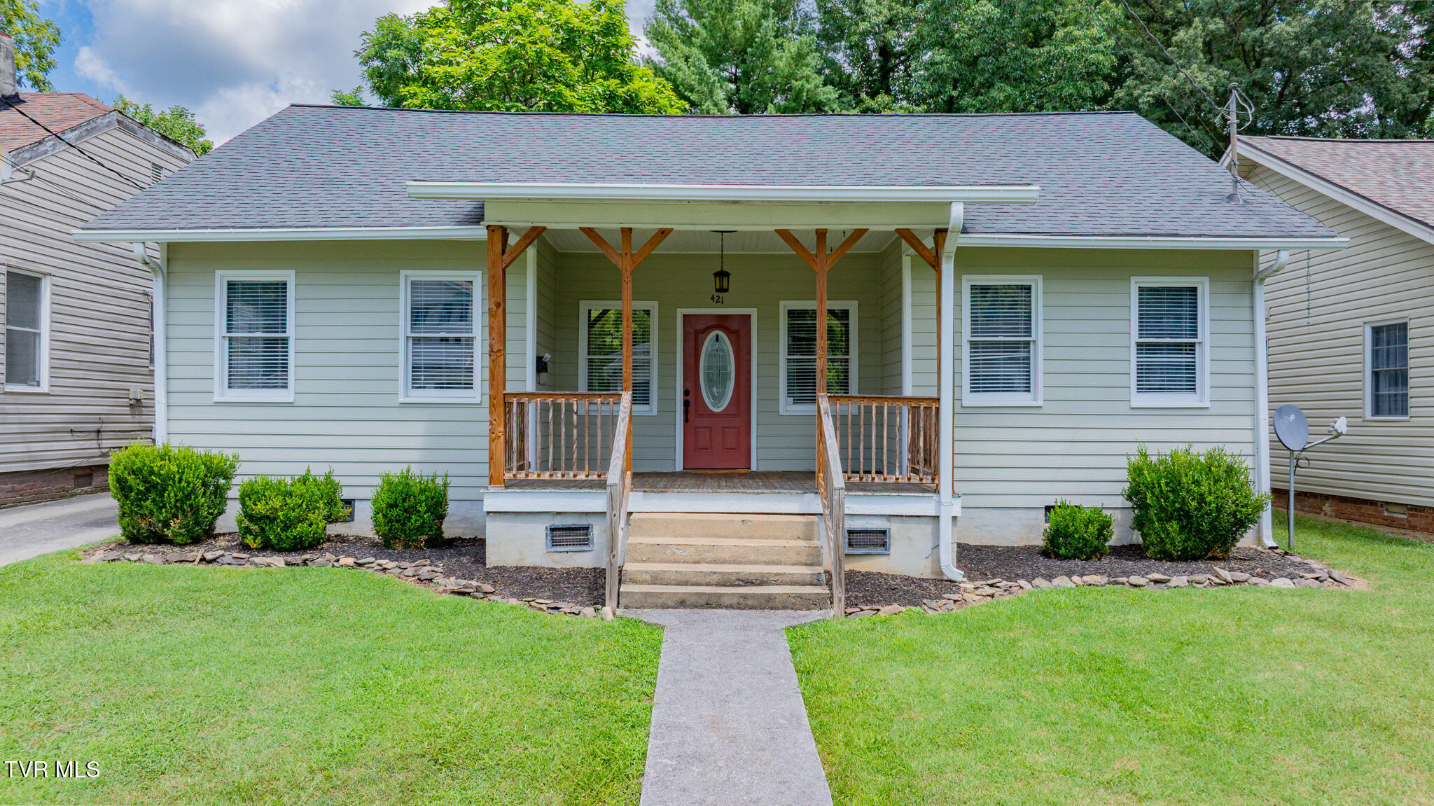 421 Carolina Avenue Property Photo