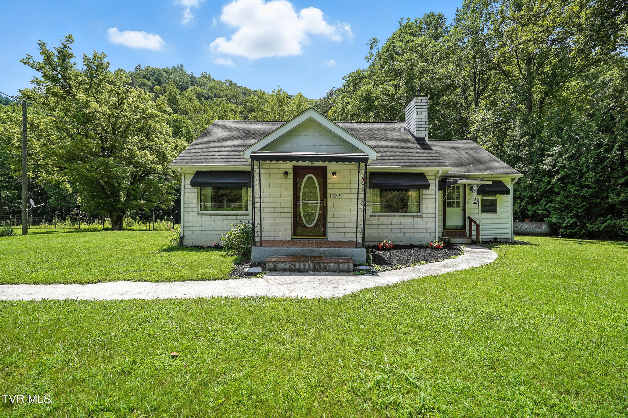 7742 South Fork Rd. Property Photo 1