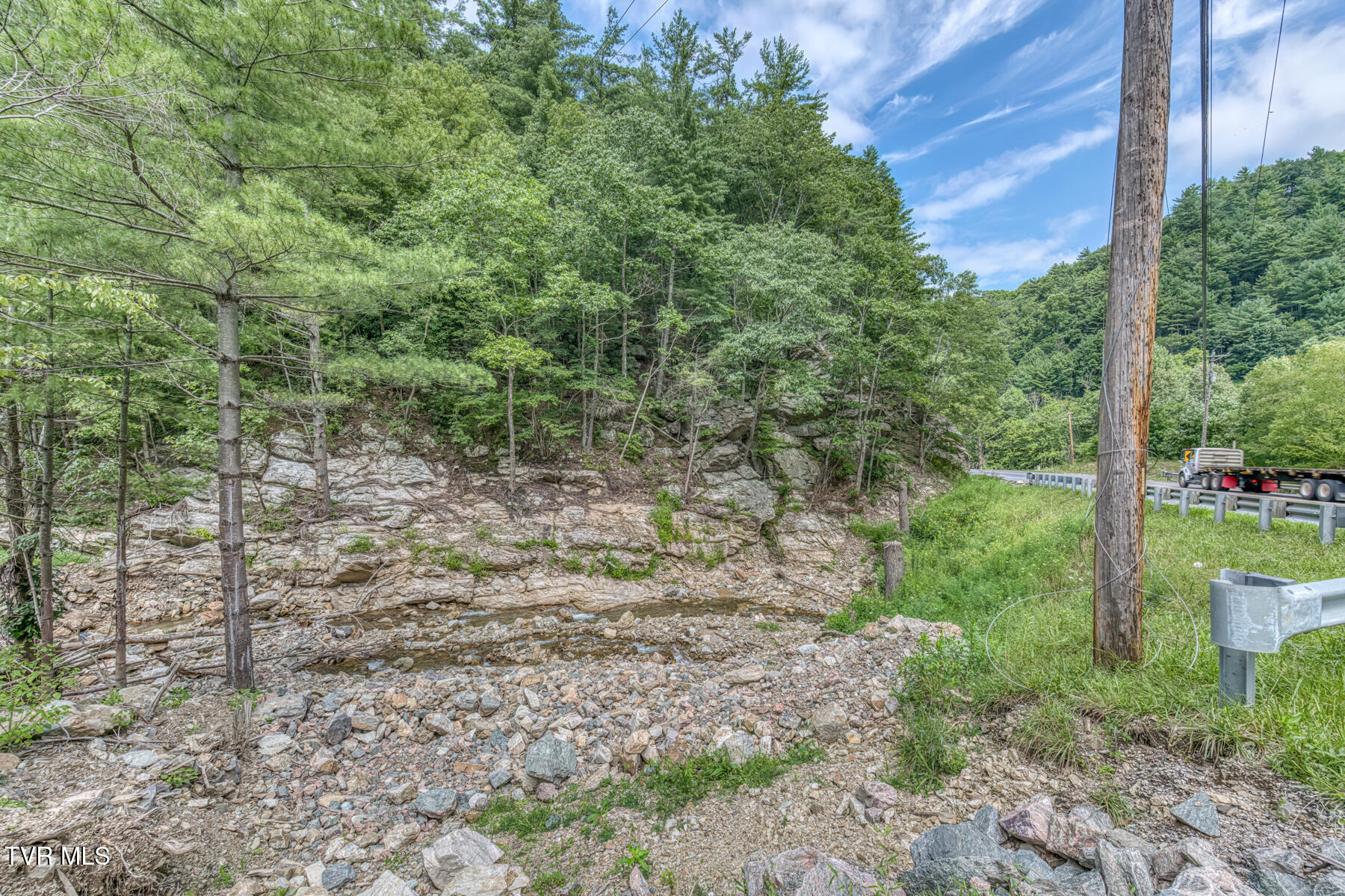 6826 Highway 421 Property Photo 14