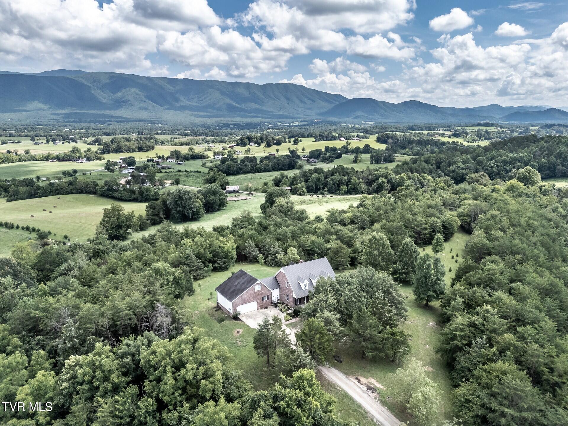 456 Greystone Road Property Photo