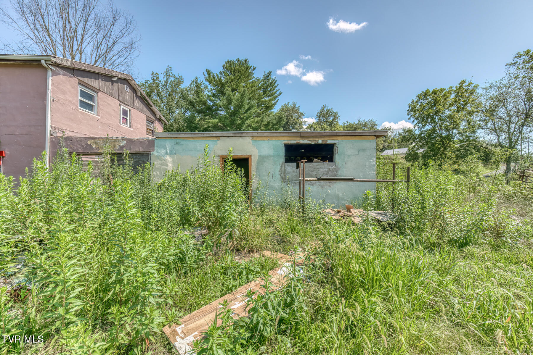 1001 Vermont Avenue Property Photo 6