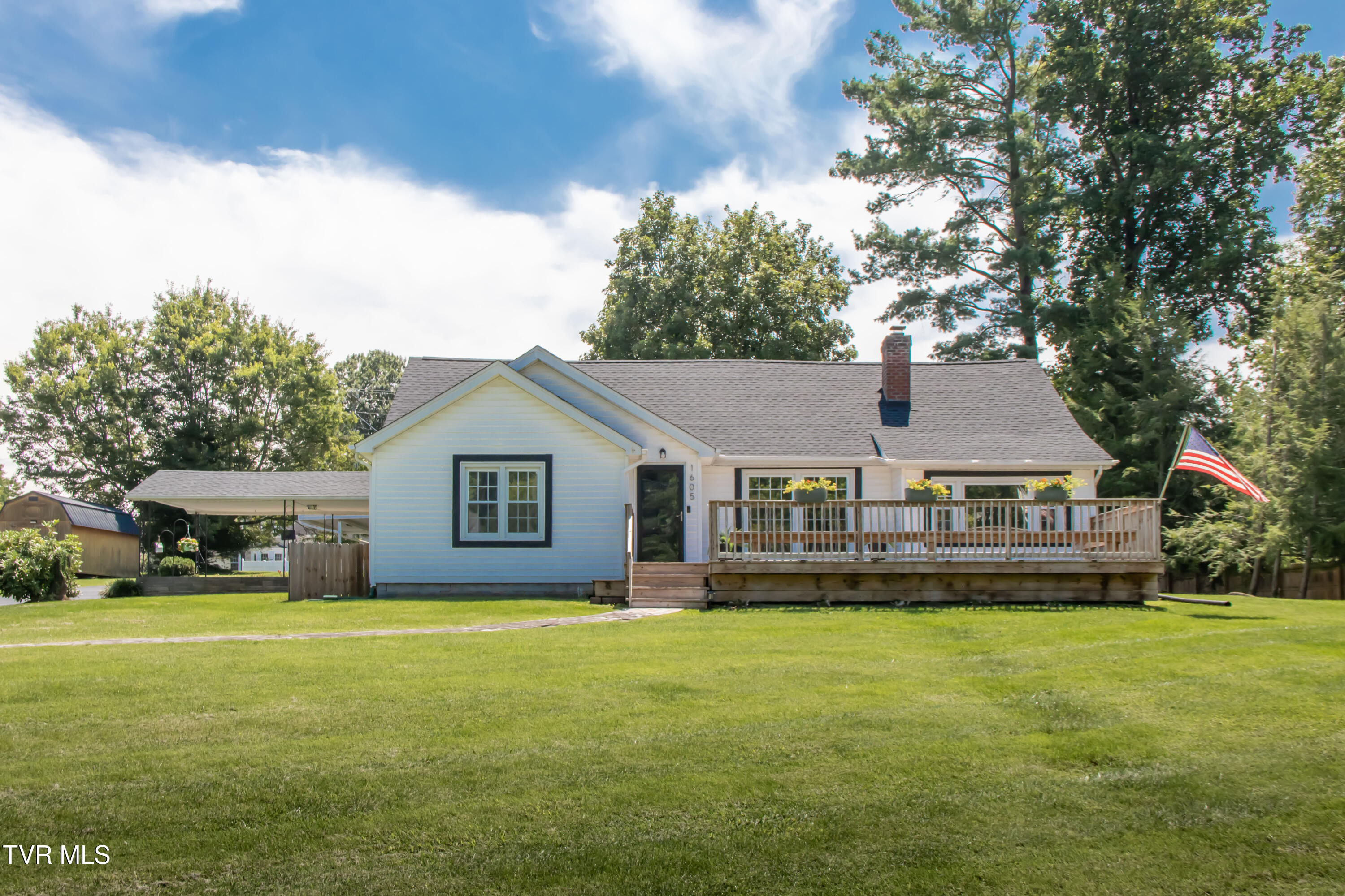 1605 Overhill Road Property Photo 1