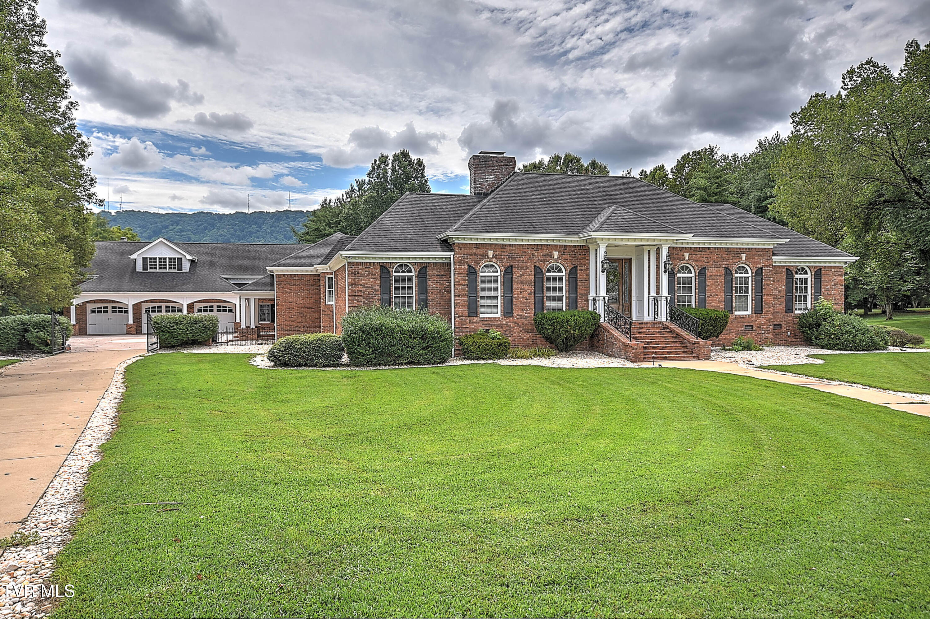 1088 Rotherwood Drive Property Photo