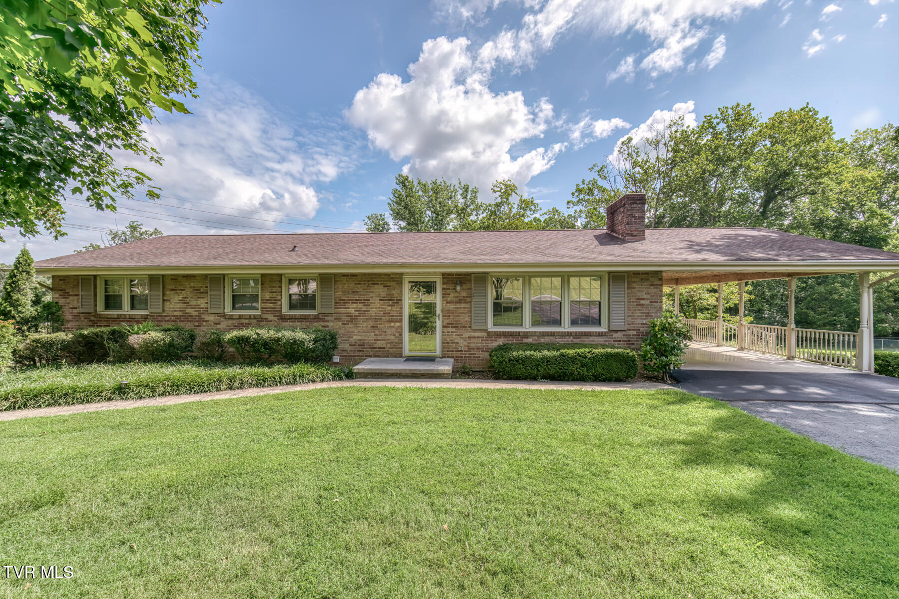 127 Essex Drive Property Photo