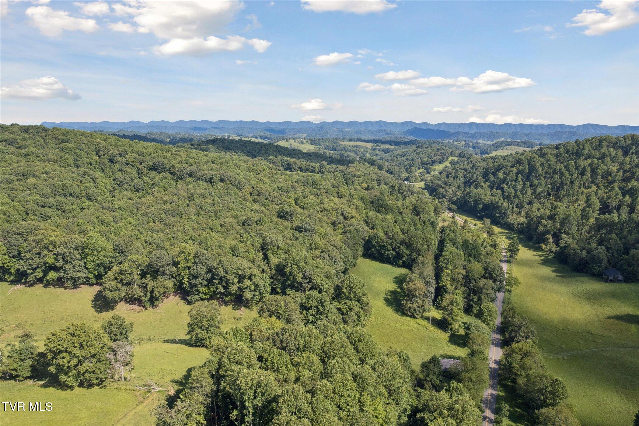 000 Long Hollow Road Property Photo 17