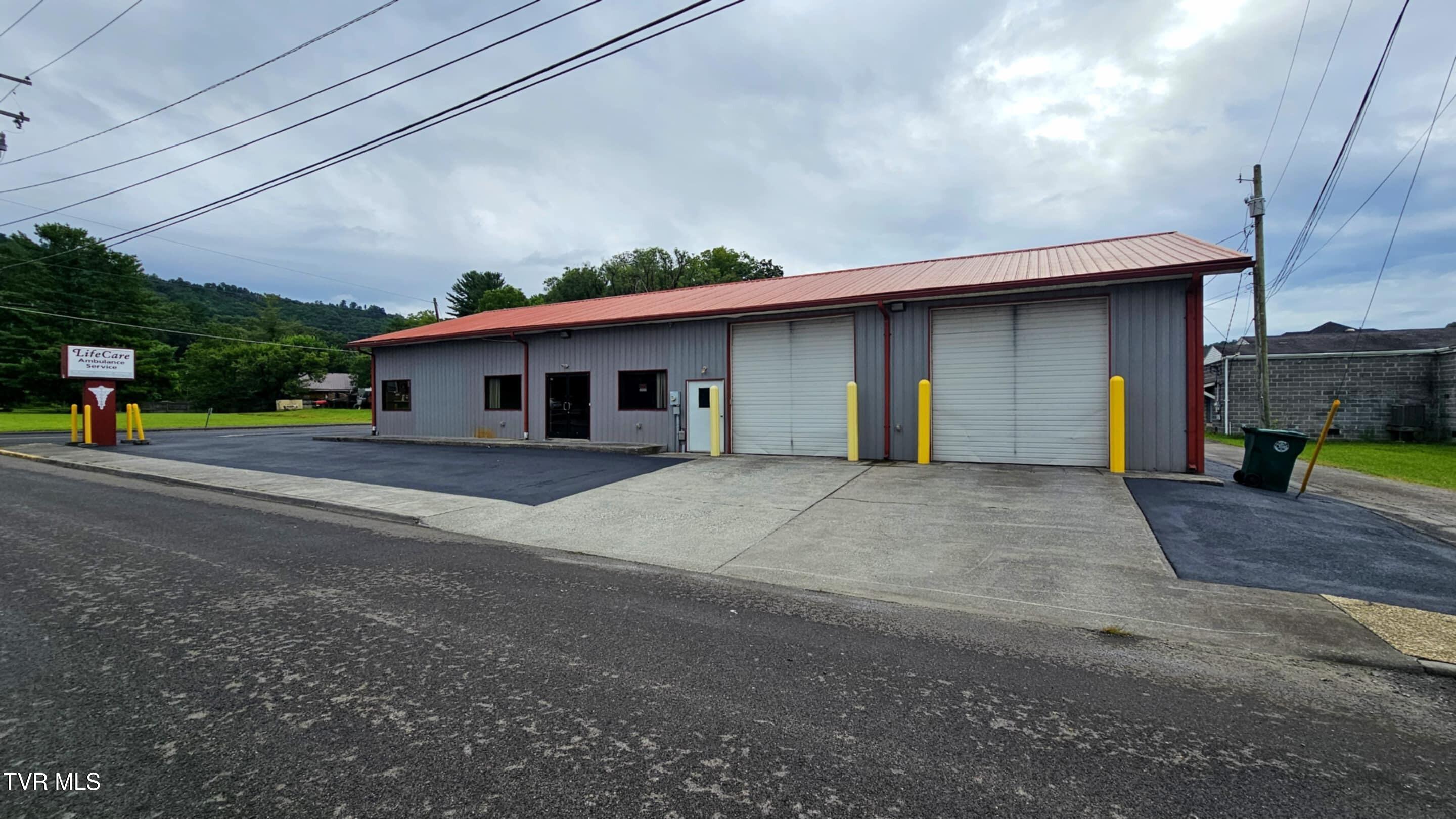 118 Northeast Grand Avenue Property Photo 1