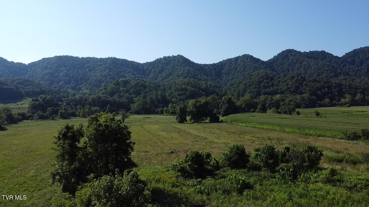 10519 Fairview Road Property Photo 2