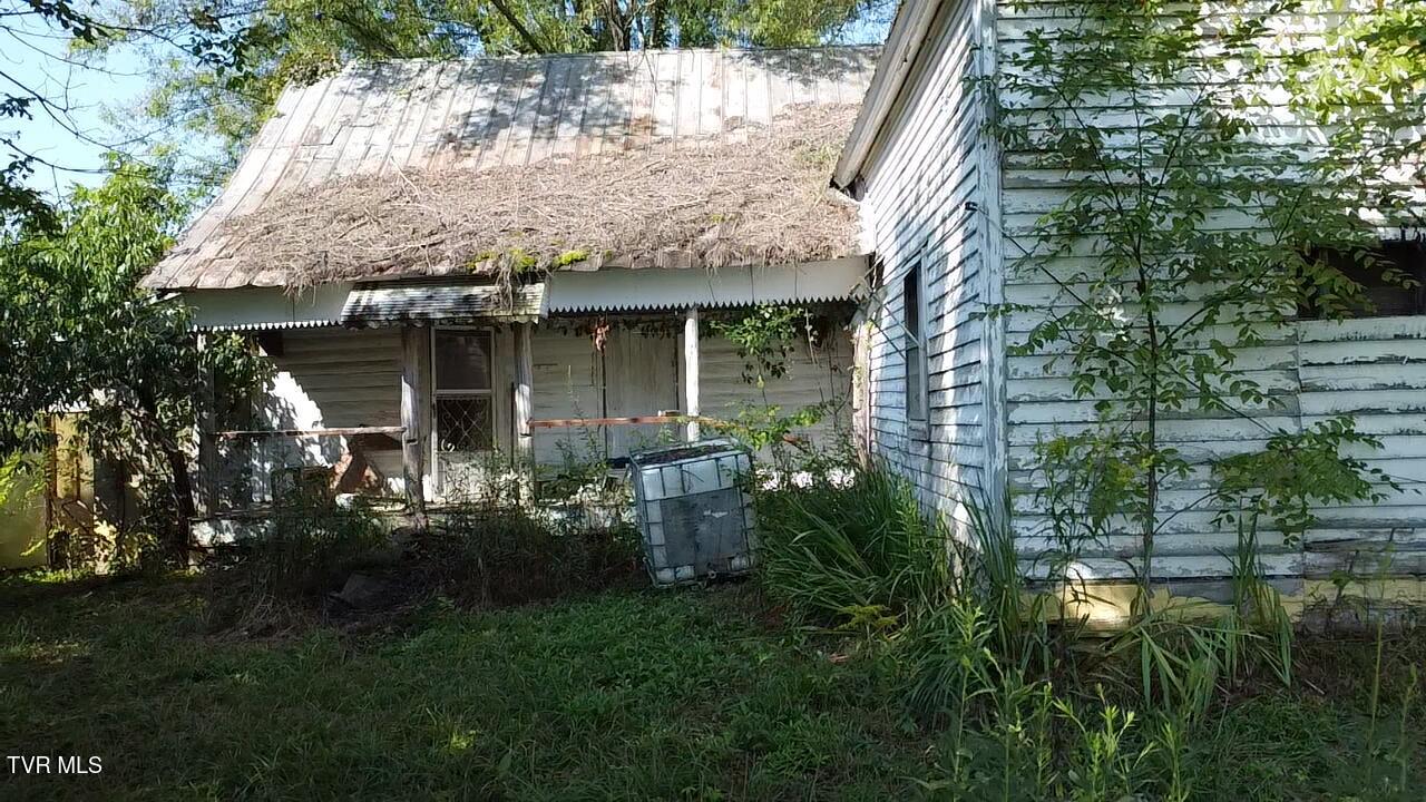 10519 Fairview Road Property Photo 4